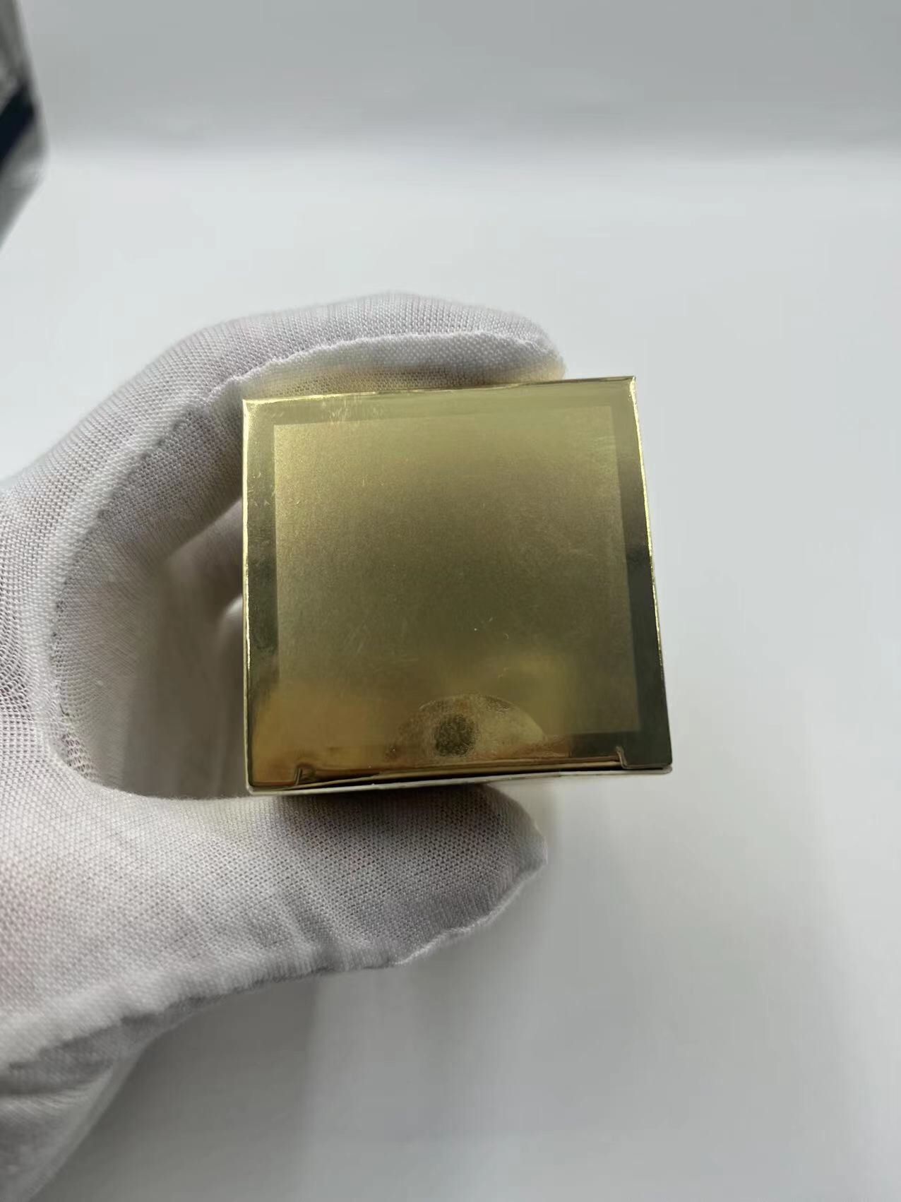 60💰
伊丽莎白雅顿眼胶60粒10.5ml!伊丽莎白雅顿黄金眼胶。干皮肤质眼部滋生细纹的速度要比其他肌肤快，这款眼部胶囊是干性肌肤一定用得到的，淡化细纹，紧致眼周，修复暗沉干燥，焕活眼部光泽！60粒！伊丽莎白雅顿眼部胶囊60粒