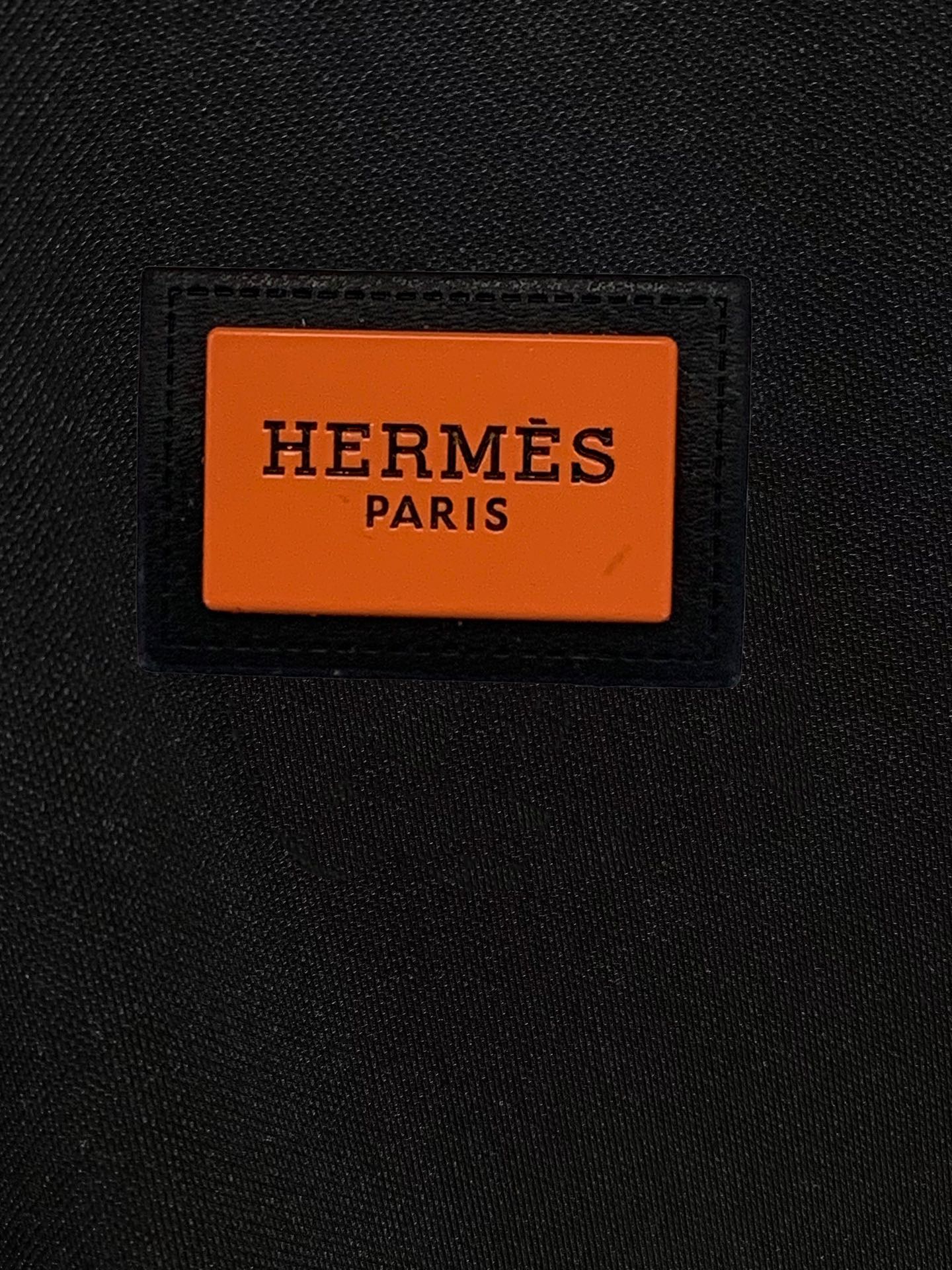 Hermès 品牌【HERMES 爱马仕】2025夏季新款翻领 全球 男装 简约
