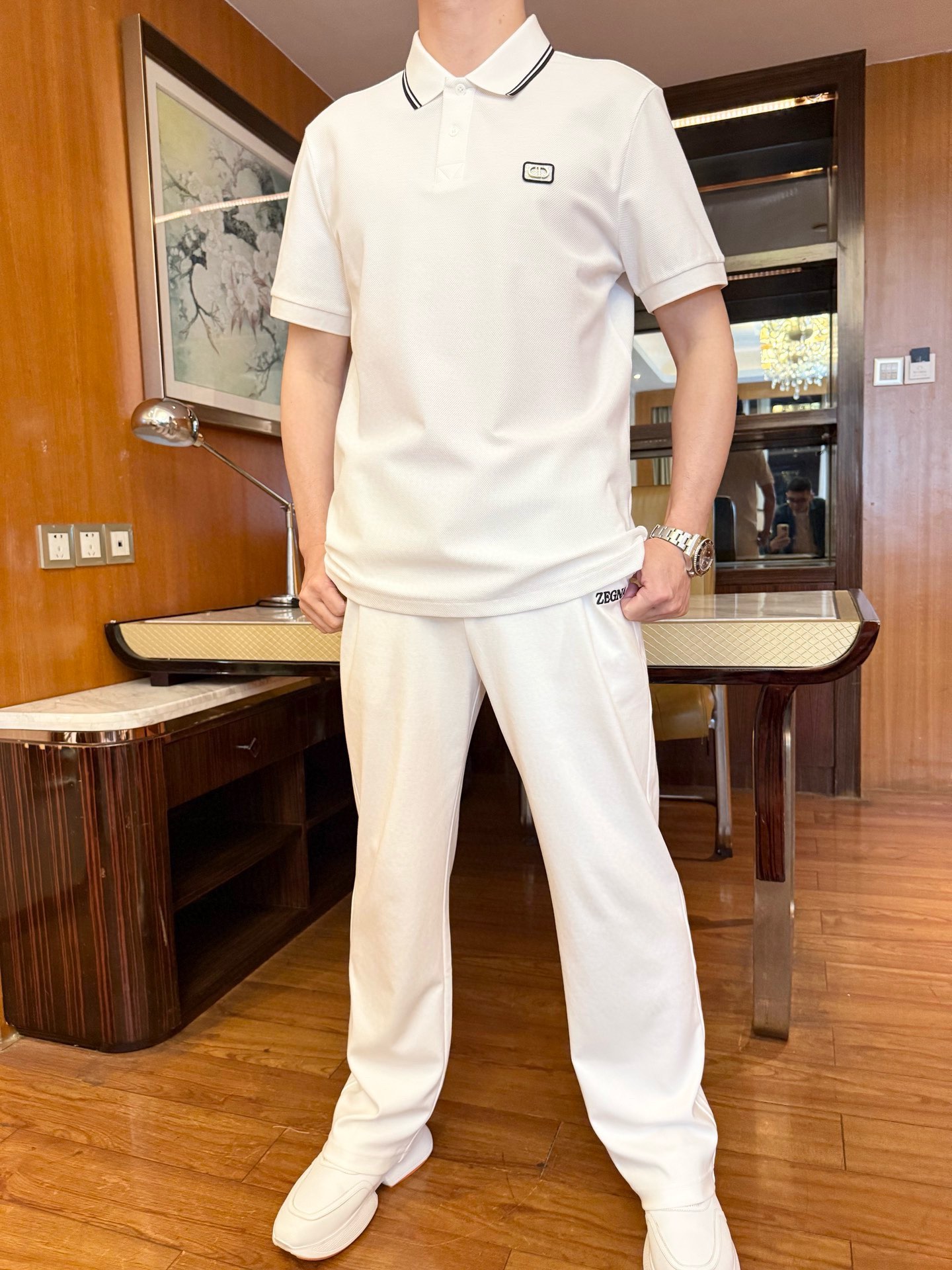 NO:158909,Dior-2025 counter latest hot polo is shipped, hot-selling items in European and American counters!  Selected Italian imported fine cotton design, the exquisite brand logo on the chest is elegant and fashionable, and the upper body effect needs no more. The code number m-3xl (model 173/130 wear m, with Hong Kong Lane Crawford gift box packaging), dior, alexander wang19860909迪奥-2025专柜最新爆款polo出货 欧美专柜热销单品！精选意大利进口精棉设计,胸前的精致的品牌标志雅致不失时尚 上身效果不用多说.码数m-3xl（模特173/130穿m,配香港连卡佛礼盒包装）,,dior,alexander wang,Men's clothing