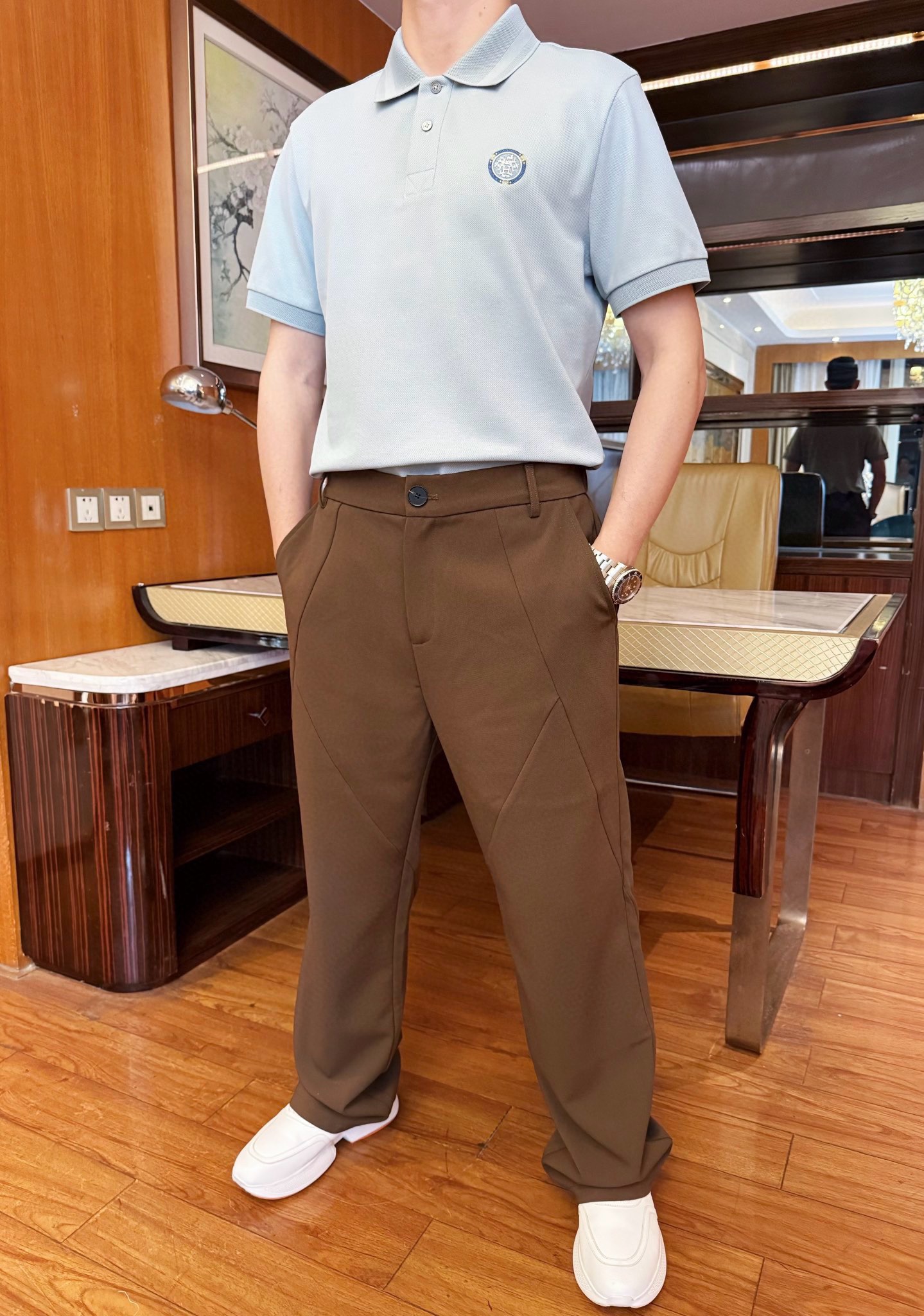 NO:158897,Hermes - the latest hot polo in 2025 counters is shipped, and the hot-selling items in European and American counters are available!  Selected Italian imported fine cotton design, exquisite brand logo and custom buttons on the chest are elegant and fashionable, and the upper body effect is needless to say. The code number m-3xl (model 173/130 wear m, with Hong Kong Lane Crawford gift box packaging), hermes, alexander wang19860909爱马仕-2025专柜最新爆款polo出货 欧美专柜热销单品！精选意大利进口精棉设计,胸前的精致的品牌标志和定制纽扣雅致不失时尚 上身效果不用多说.码数m-3xl（模特173/130穿m,配香港连卡佛礼盒包装）,,hermes,alexander wang,Men's clothing