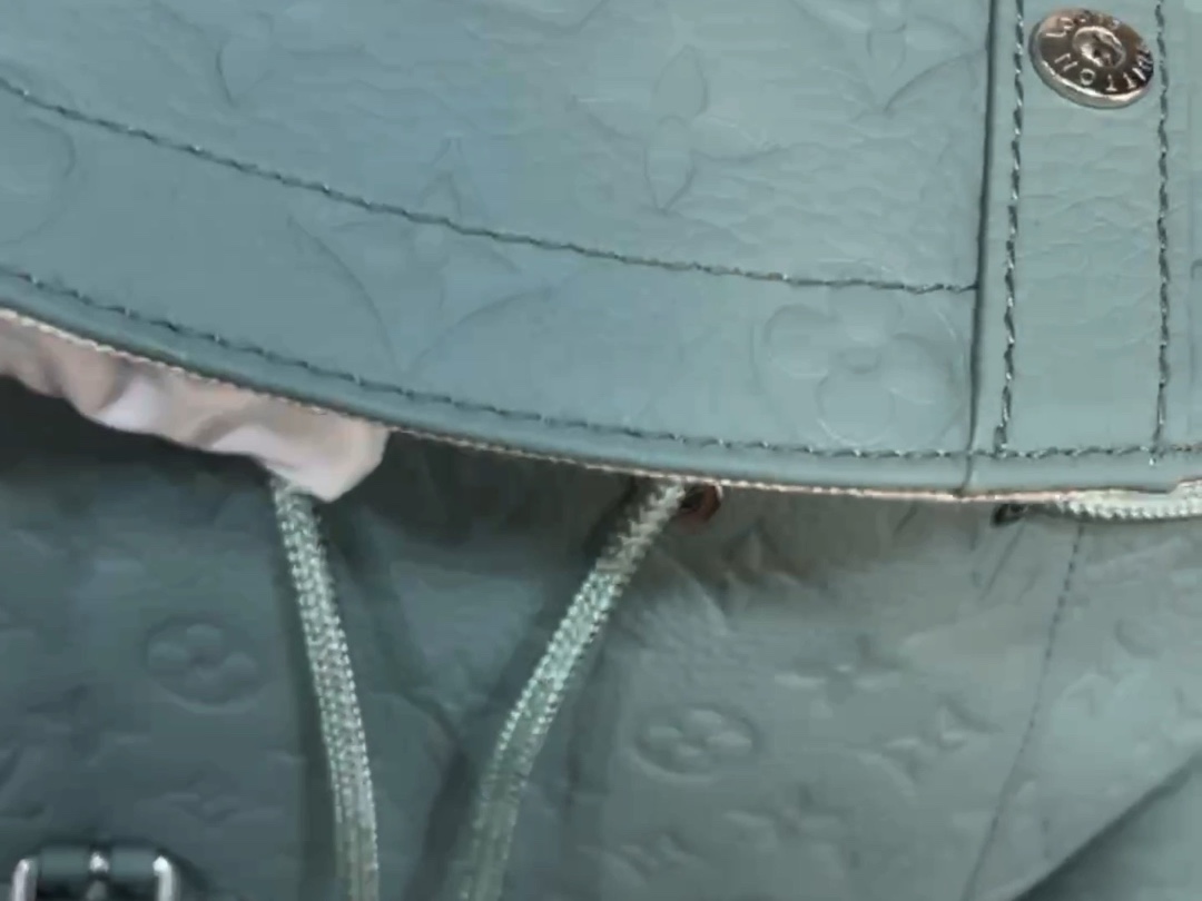 【Christopher MM  双肩包】 m13863 灰绿色(压花) 小视频