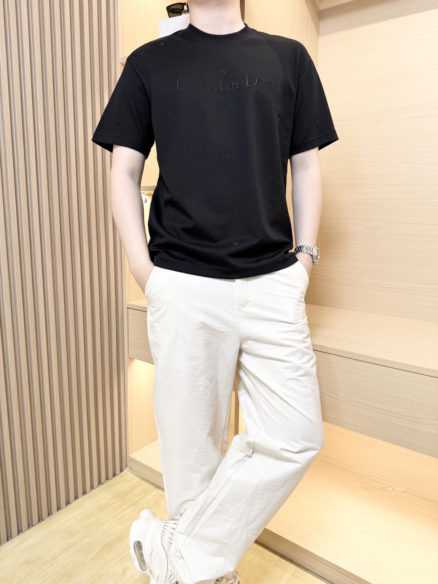 NO:158914,Dior-2025 counter latest hot T-shirt shipment, hot-selling items in European and American counters!  Selected Italian imported fine cotton fabrics with fashionable designs, exquisite brand English logo on the chest to show the charm You are definitely worthy of having. Number 48-56 (model 180/140 wears 50, with Hong Kong Lane Crawford gift box packaging), dior,tees, t-shirt, alexander wang19860909迪奥-2025专柜最新爆款T恤出货 欧美专柜热销单品！精选意大利进口精棉面料搭配时尚的设计,胸前精致的品牌英文标志彰显韵味 您绝对值得拥有.码数48-56（模特180/140穿50,配香港连卡佛礼盒包装）,,dior,tees，t-shirt,alexander wang,Men's clothing