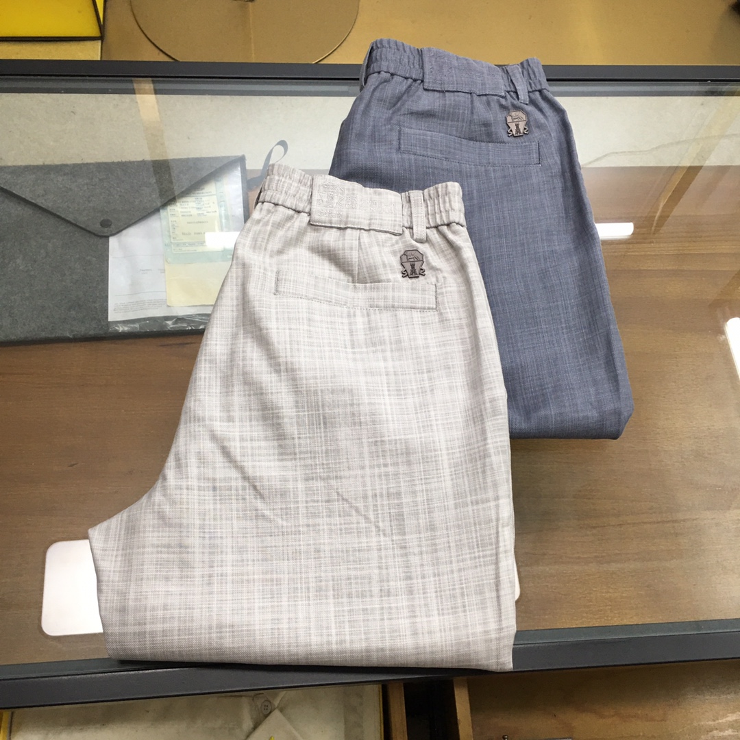 NO:159258,New counter product [Brunello cucinelli-BC] - 2025 spring and summer new men's silk cotton and linen casual pants. Exclusively available for imported original silk cotton and linen fabrics, breathable, soft and breathable, strong, straight and drape, the whole piece of clothing is neat and smooth, all hardware accessories are top-grade accessories with logos, and it is obvious that it is high-end fabrics. This fabric is woven and there is no good product from the outside, without any picky places. This jacket is often worn, high-end, casual, and slack!  30-38, no 35 (model 173, 143 catties upper body 32 sizes), brunello cucinelli, jackets & coats, alexander wang19860909专柜新品【Brunello cucinelli-BC】 -2025春夏新款男士天丝棉麻休闲裤.独家专供进口原版天丝棉麻面料,透气柔软透气很强,笔挺垂感十足,整件衣服车工走线整齐平整,所有五金附料都是客供带logo顶级配件 一看就是高档的面料 这种面料都是定织的 外面根本就没有 正规大厂途径出来的好货,无任何有挑剔的地方 这样的一件外套属于常备常穿的,高级、随意、松弛感拉满！30-38,无35（模特173,143斤上身32码）,,brunello cucinelli,jackets & coats,alexander wang,Men's clothing