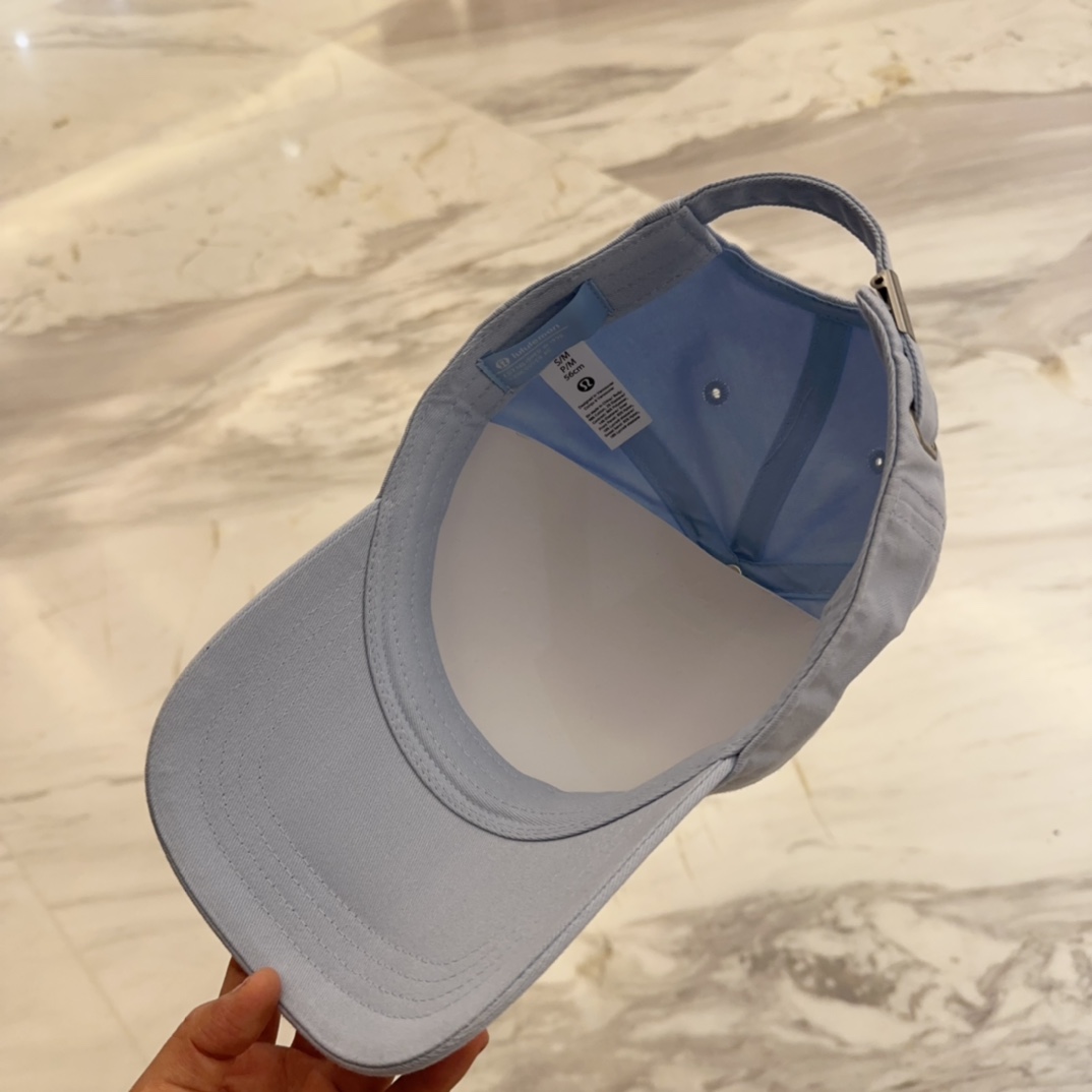 


lulu melon字母纯棉棒球帽，精致爱心🖤小刺绣，可爱减龄，时尚达人潮搭单品！纯棉透气，四季可