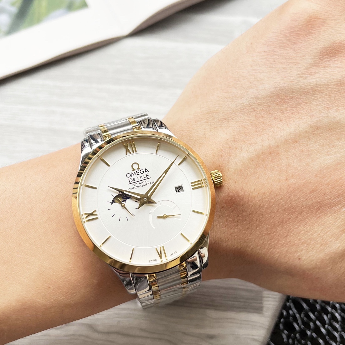 NO:337020,White-shell, gold-shell, steel belt 20 [Latest] Omega three-pin design [Type] Boutique men's watch [Watch strap] Real cowhide strap ///316 stainless steel strap (comfortable and durable) [Movement] High-end fully automatic mechanical movement [Mirror] Mineral reinforced glass (higher definition) Elegant taste, vast and atmospheric, ingenious, wrist treasure, dimensions, diameters, 41mm, thicknesses, 12Mm, and hot-selling!  Welcome to reprint!  ,omega,cowhide19860909白壳金壳 钢带20【最新】欧米茄三针设计【类型】精品男士腕表【表带】真牛皮表带///316精钢表带（舒适耐用）【机芯】高端全自动机械机芯【镜面】矿物质强化玻璃（更高清） 品味高雅 浩瀚大气 匠心独运 腕间瑰宝 尺寸直径41mm厚12Mm热卖上市！欢迎转载！,,omega,cowhide,Watch