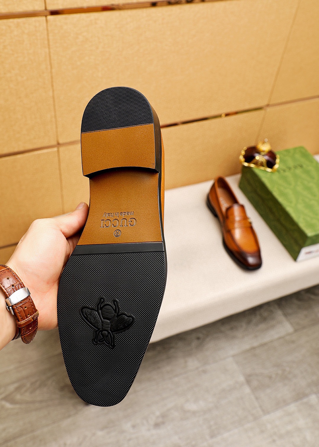 Gucci Leather Loafers with Horsebit Detail - Luxurious Designer Footwear 10 i1746492569 5155 8