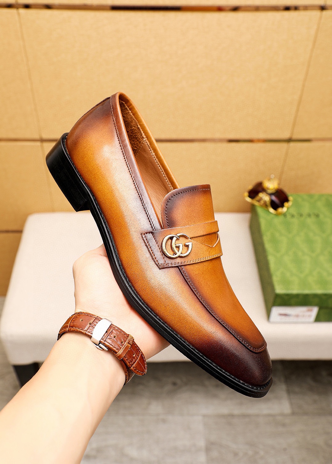 Gucci Leather Loafers with Horsebit Detail - Luxurious Designer Footwear 7 i1746492569 8724 5