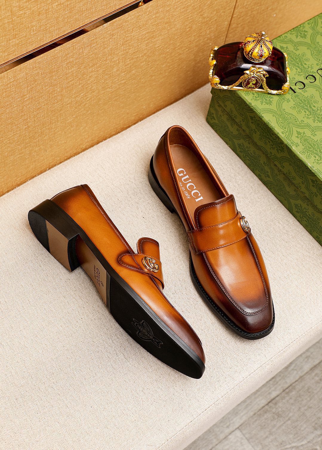 Gucci Men's Leather Loafers with Gold-Tone Hardware - Iconic Style 4 i1746492647 4561 2