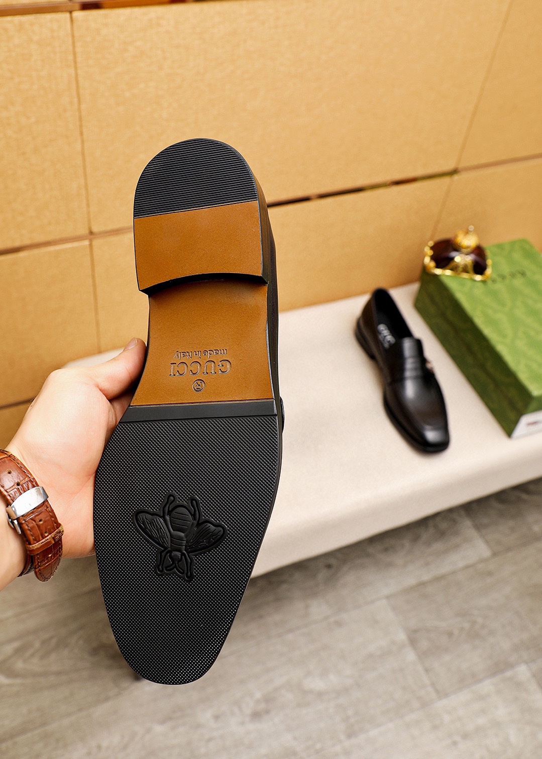 Gucci Men's Classic Leather Loafers with Metal Detail - Timeless Style 10 i1746492679 6971 8
