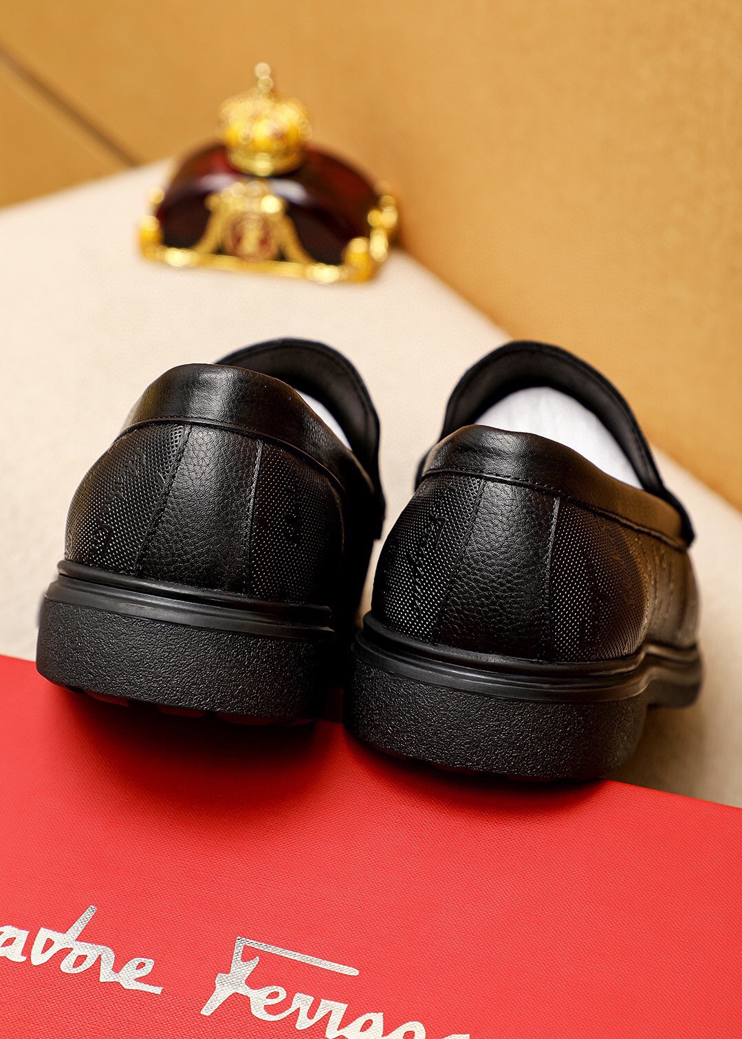 Salvatore Ferragamo Men's Leather Loafers with Iconic Buckle Detail 9 i1746492725 7094 7