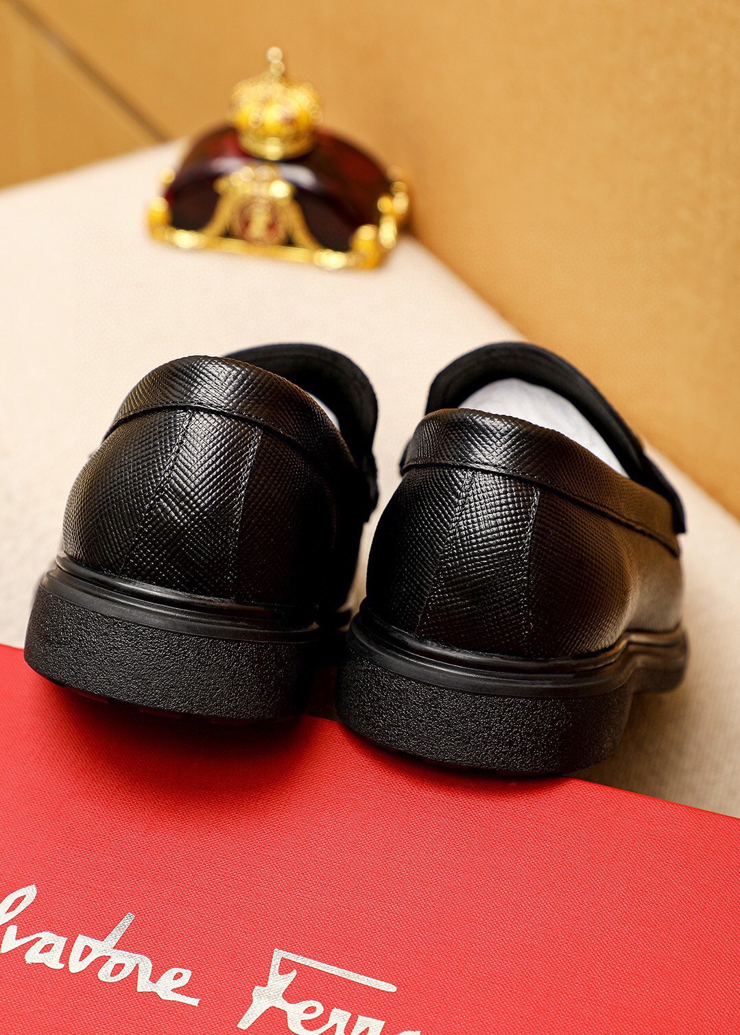 Salvatore Ferragamo Men's Leather Loafers with Iconic Gancini Buckle 9 i1746492810 3065 7