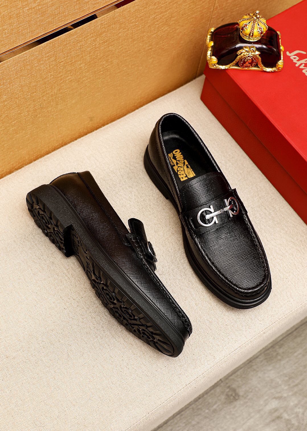 Salvatore Ferragamo Men's Leather Loafers with Iconic Gancini Buckle 4 i1746492810 4288 2