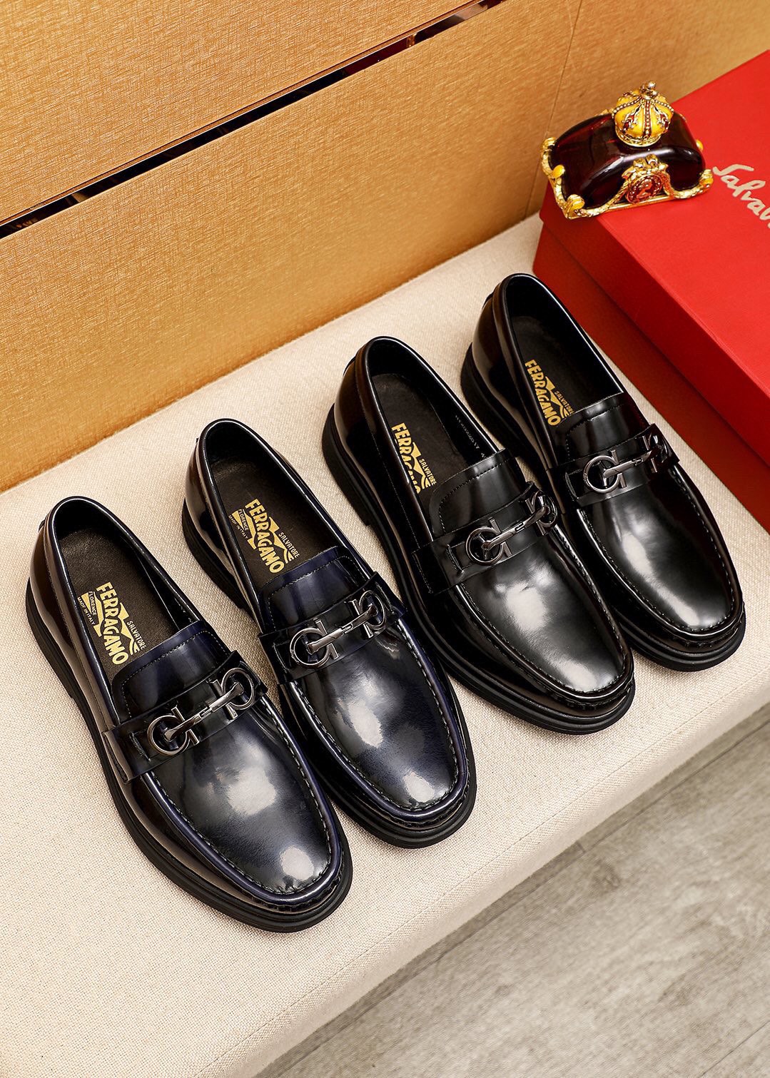 Salvatore Ferragamo Men's Leather Loafers with Metal Buckle, Black 6 i1746492853 1686 4