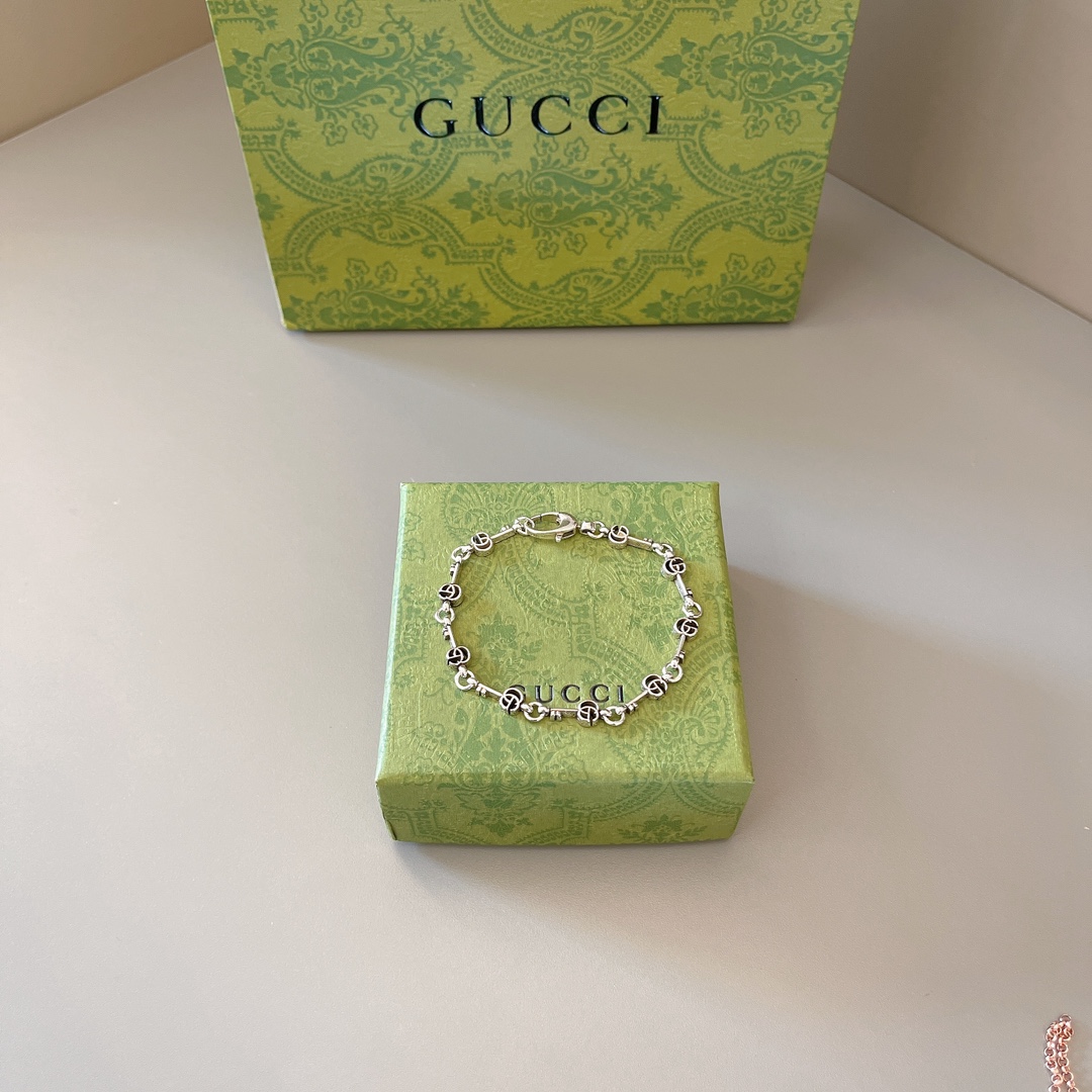 NO:113692,Gucci counter hits, direct sales price of manufacturers, original one to one replica, men and women bracelets, jewelry boutiques, gucci, bracelet19860909古驰专柜爆款 厂家直销价 原版一比一复刻 男女手链,饰品精品,gucci,bracelet,Jewelry