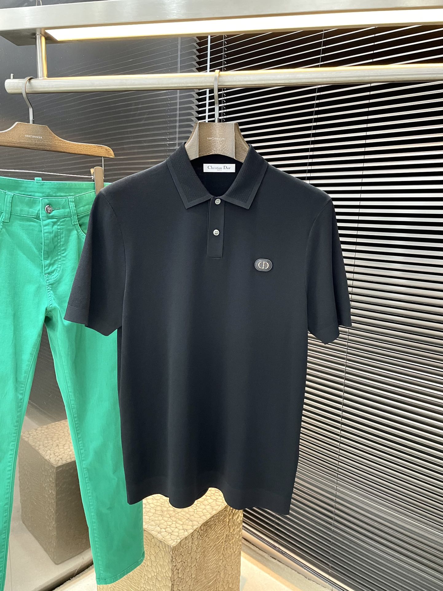 NO:161582,P Dior-2025 spring and summer latest POLO short sleeves, using the latest Yilit fabric, soft feel, soft and comfortable ingredients, classic design style, special customization, simple cutting method splicing, reflecting the extraordinary craftsmanship of workers, full of high-end fashion sense!  The style is quite good at casual and versatile. Size M-3XL, dior, dior, T-shirt, alexander wang19860909P  Dior-（迪奥）2025春夏最新款POLO短袖,采用最新伊力特面料 手感柔软、成分柔软舒适 经典设计风格 特殊定制 简单的裁剪方式拼接,体现出工人不凡的工艺,高端时尚感十足！版型相当赞休闲百搭款.尺码 M-3XL,,dior,dior,T-shirt,alexander wang,Men's clothing