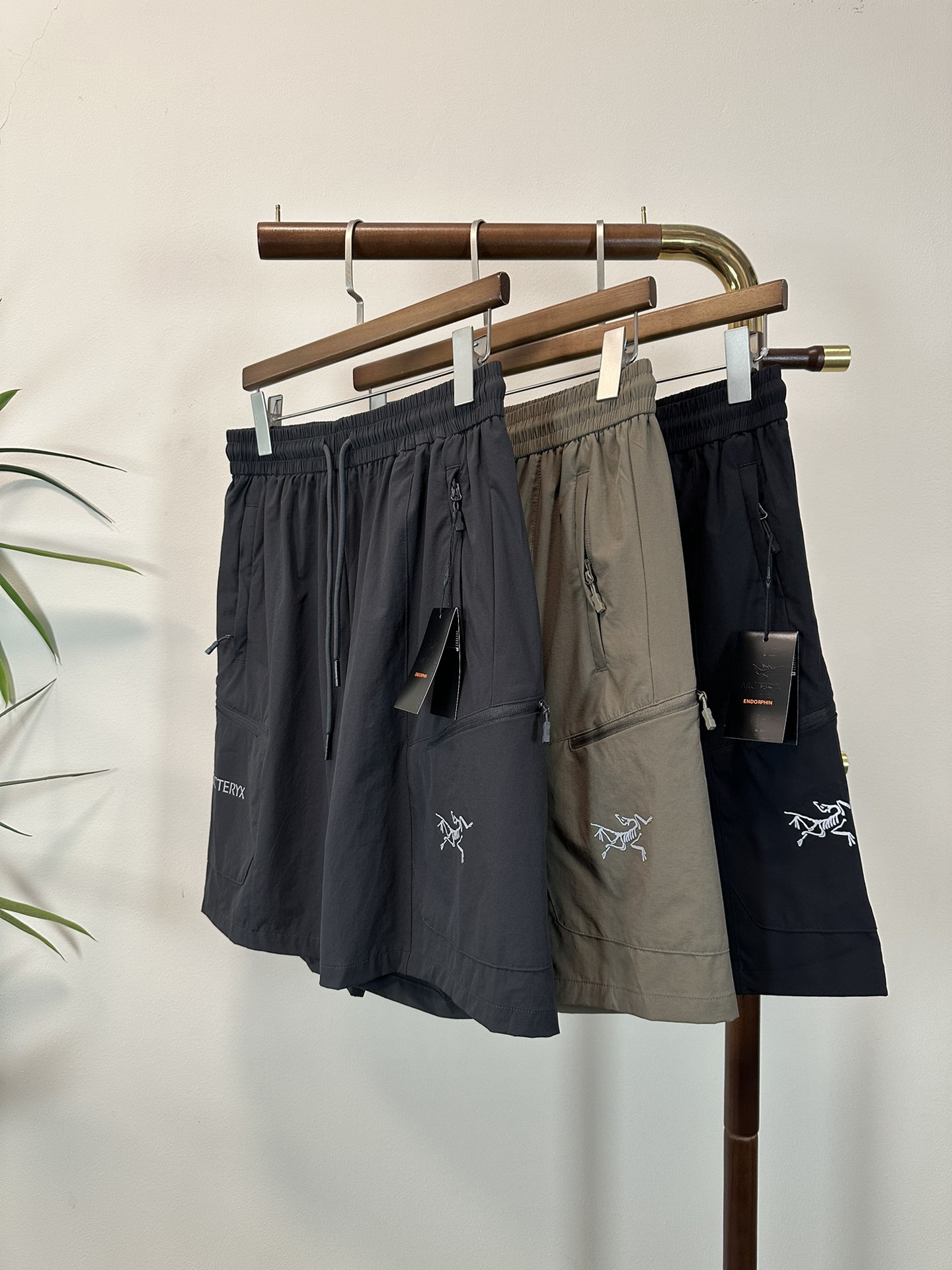 NO:503236,ARC Archaeopteryx 25s quick-drying sports casual pants. Recommended for high orders!  This fabric is soft and has a great drooping feeling. It can also be kept refreshing and comfortable in hot summers. The fabric is light and durable, and it is really super good-looking and easy to wear. The style is spliced ​​and tailored. The style is beautiful and insignificant. It is highly recommended. The outfit allows you to do whatever you want!  Three colors available. Number of codes L-4XL, arc'teryx,alexander wang19860909ARC 始祖鸟 25s速干运动休闲裤.高订款推荐！这款面料速干材质柔软,垂感极好.炎热的夏天也能保持清爽舒适.面料轻盈耐用,真的超级好看又好穿.款式拼接剪裁设计.版型上漂亮的没的说.强烈推荐.穿搭让你随心所欲！颜色三色可选 码数L-4XL,arc'teryx,alexander wang,Men's clothing