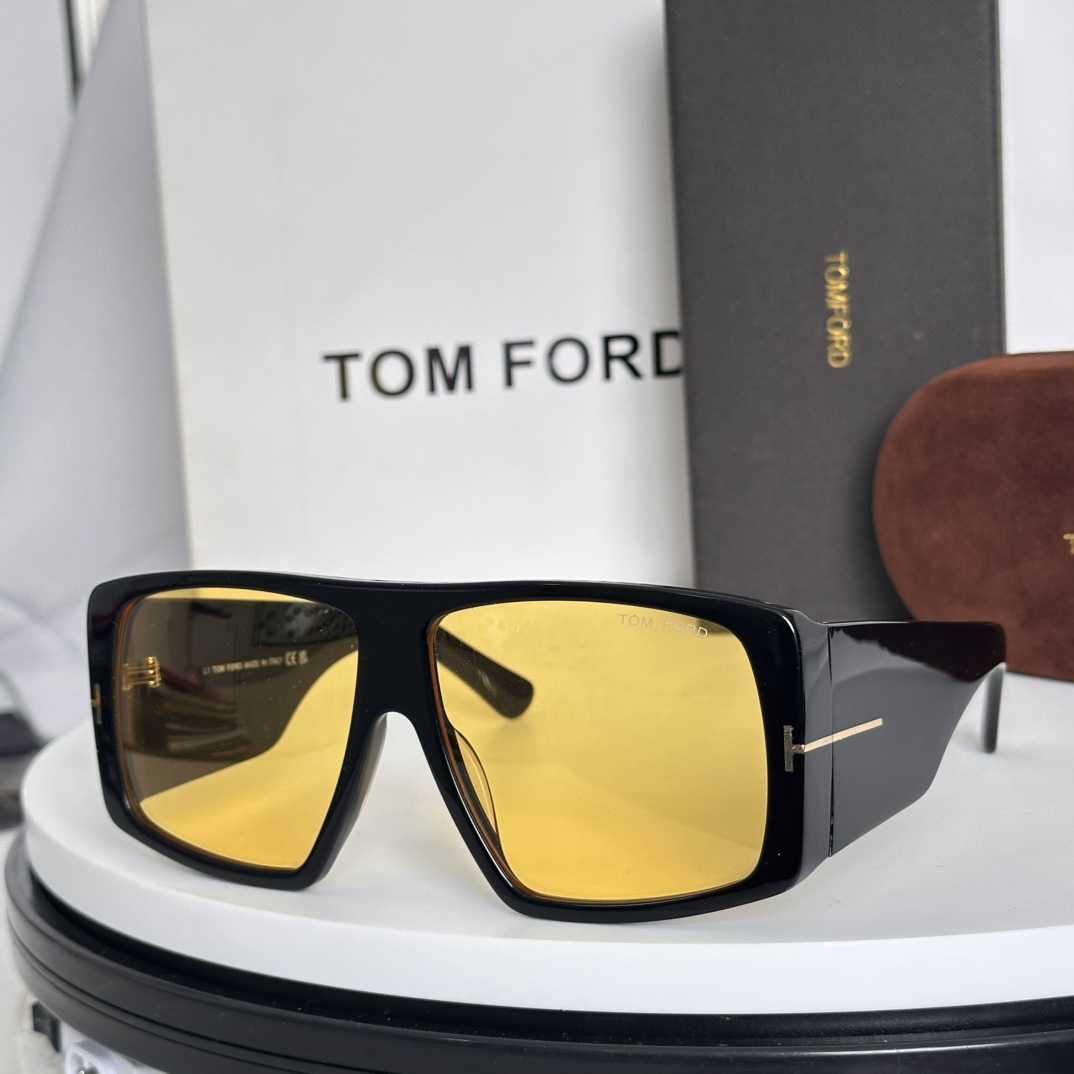  ‼️Tom Ford
Mod：TF1036
Raven
Size：60-12-135
经典T扣
大框o