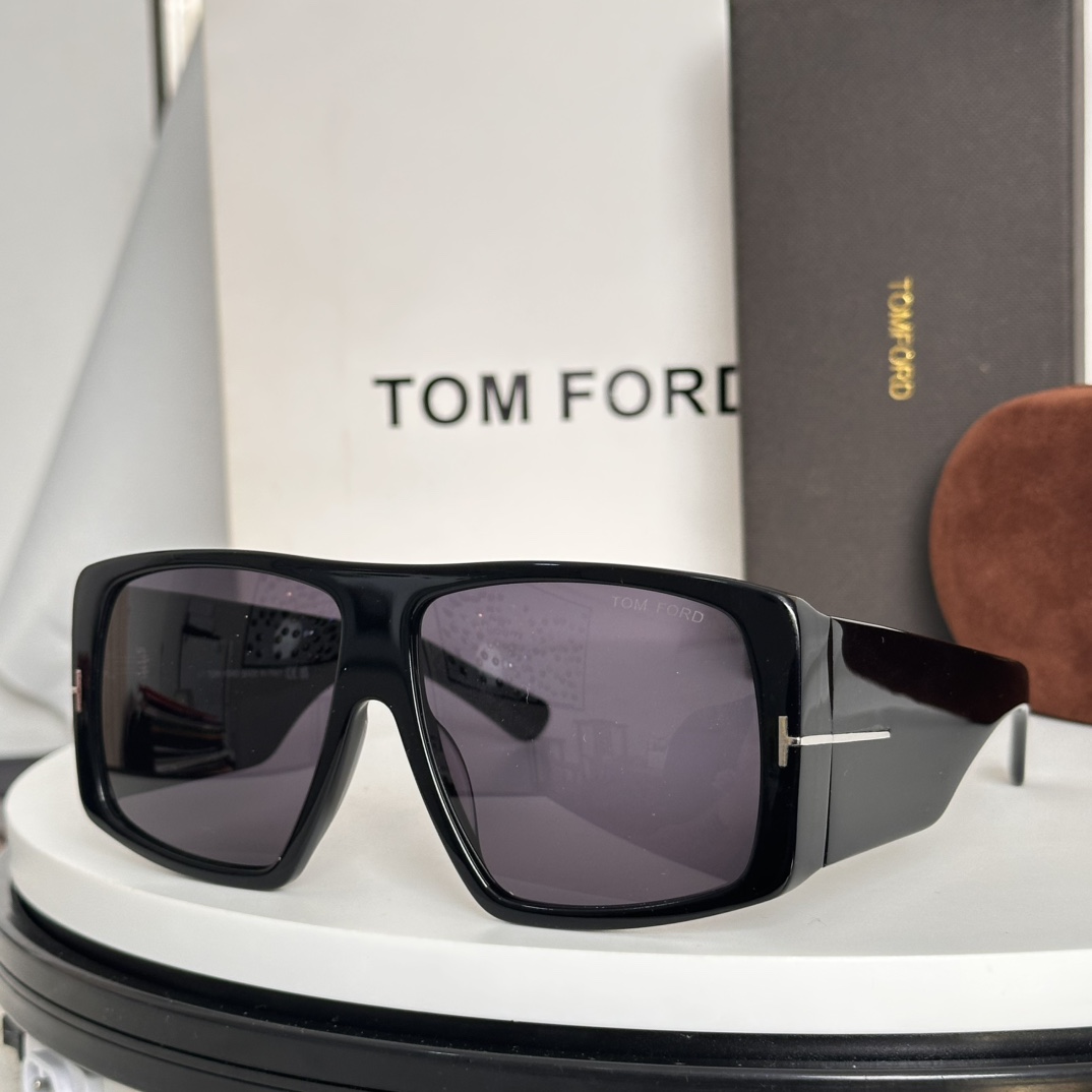  ‼️Tom Ford
Mod：TF1036
Raven
Size：60-12-135
经典T扣
大框o