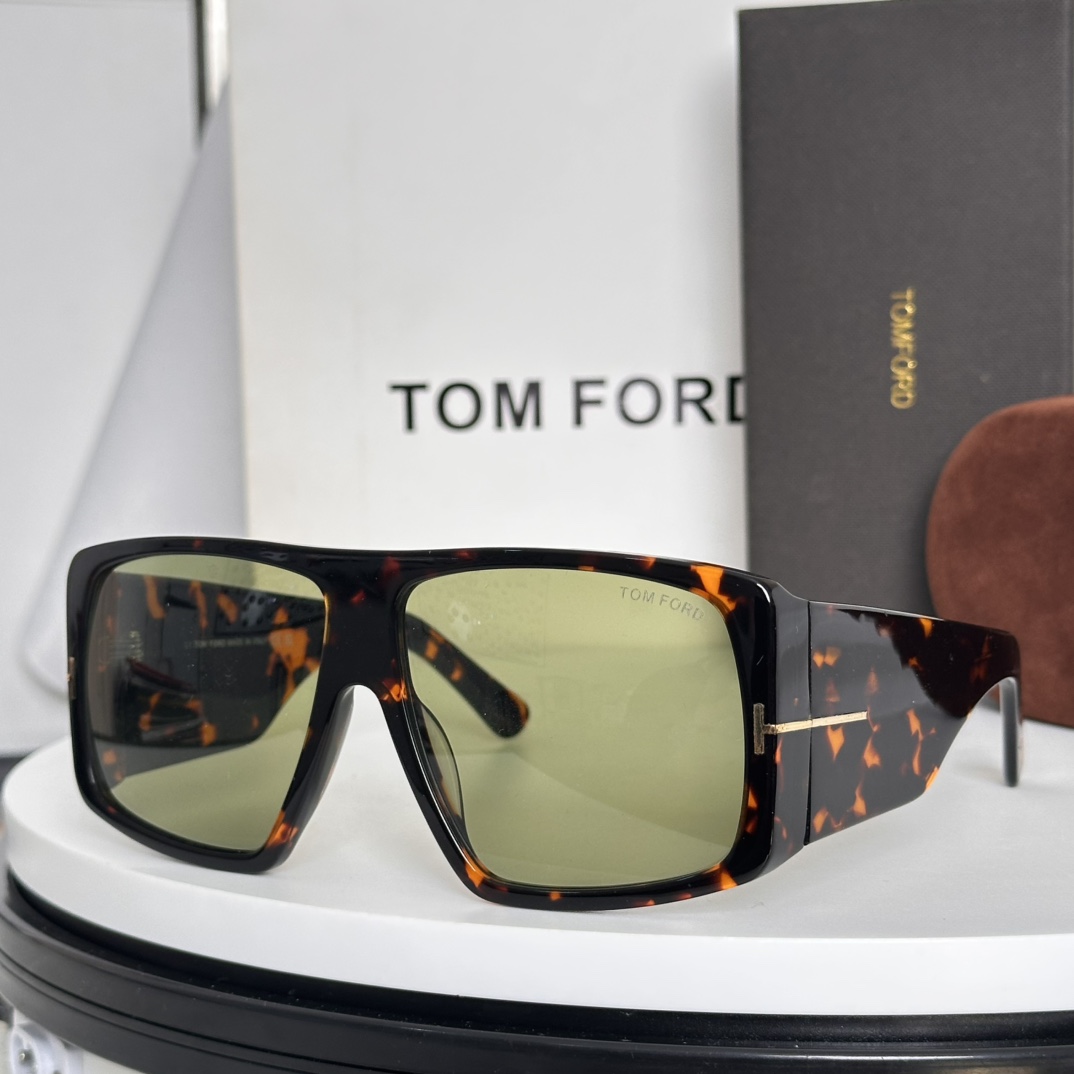  ‼️Tom Ford
Mod：TF1036
Raven
Size：60-12-135
经典T扣
大框o