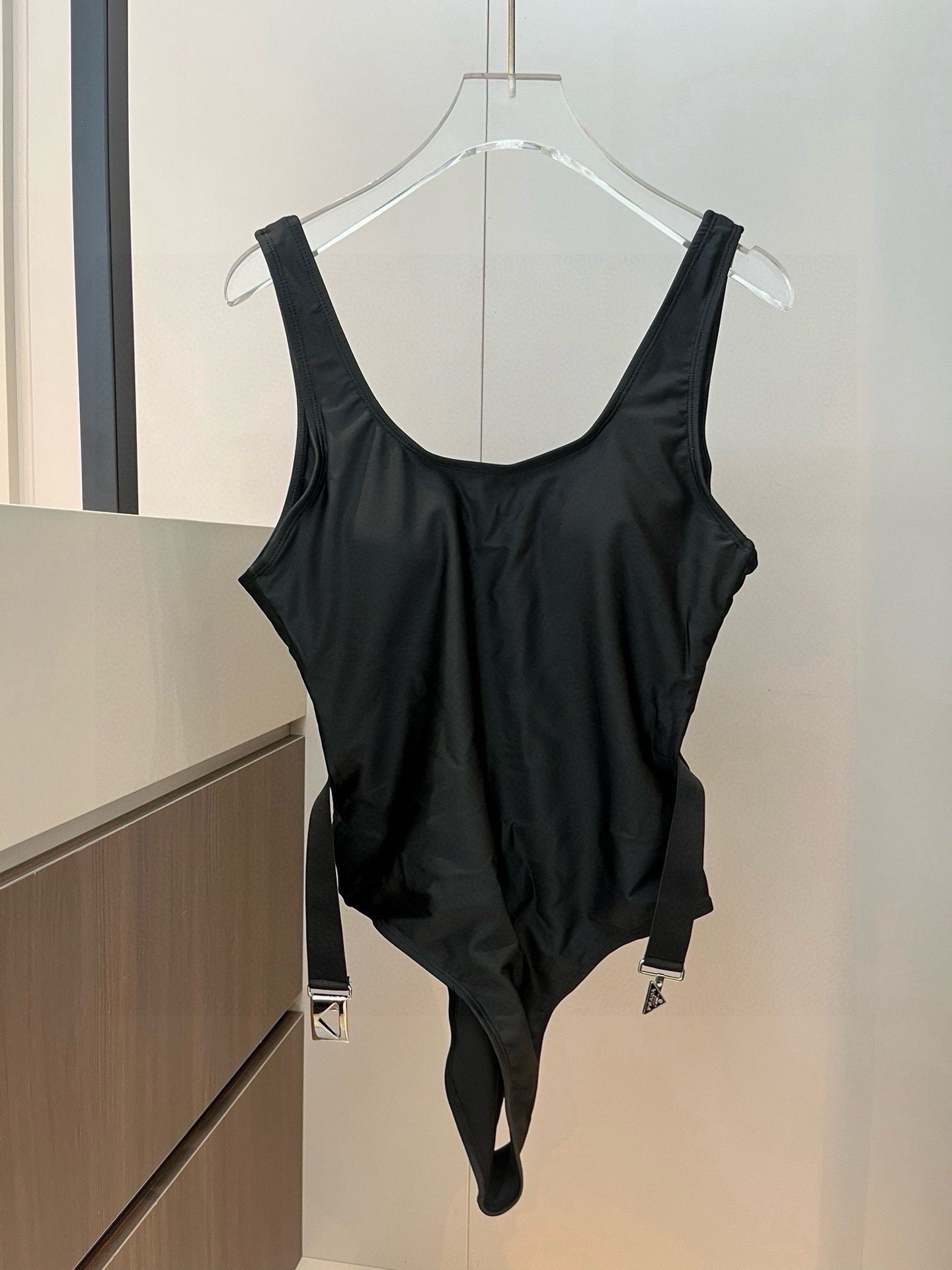 。

PRADA普拉达新款连体泳衣，比基尼，S M L XL