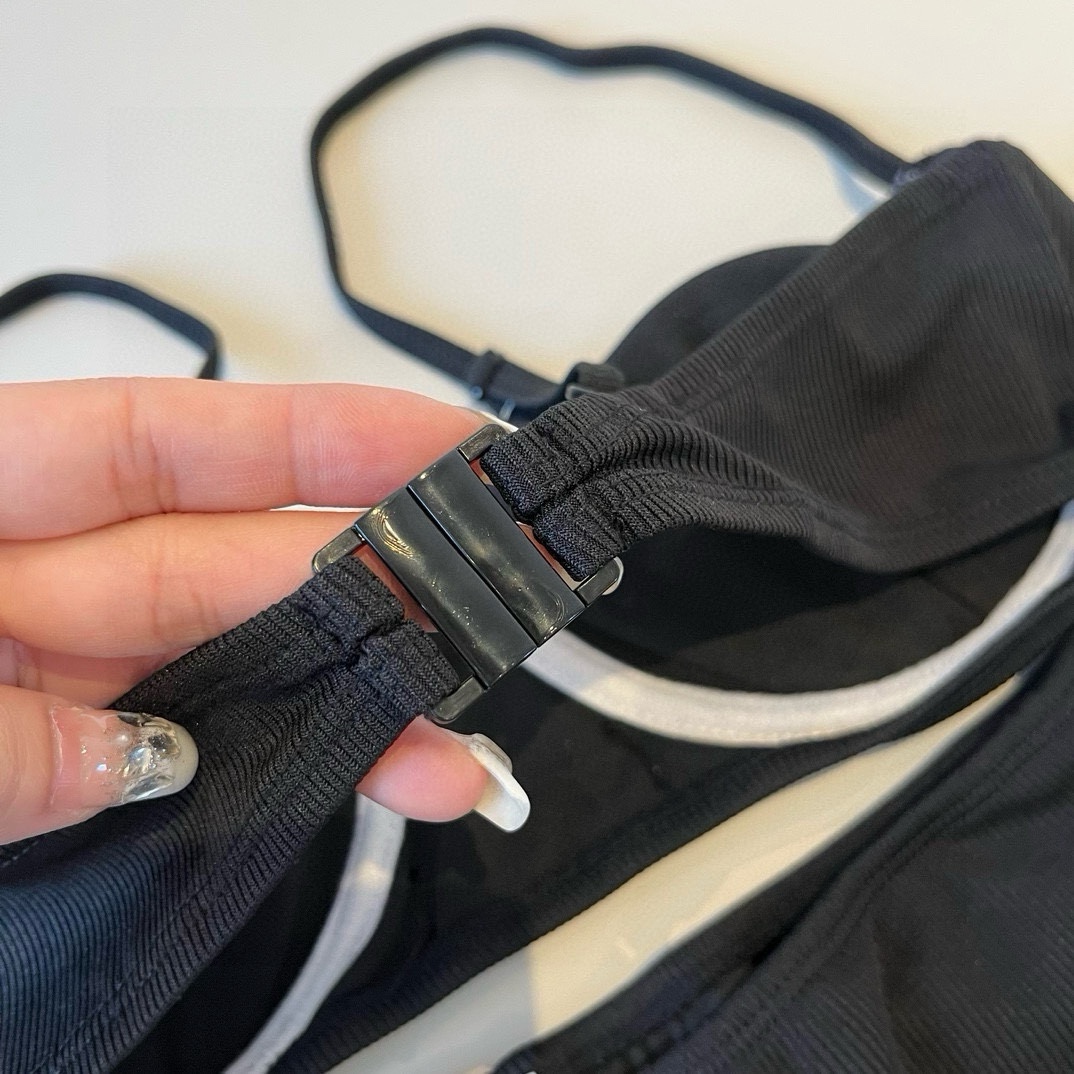。
MiuMiu缪缪官方新款泳衣比基尼👙，高端定制，S M L XL