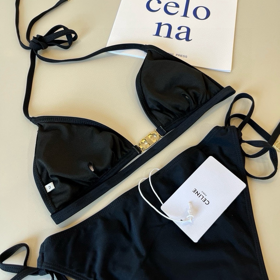 。
Celine赛琳新款比基尼泳衣👙❤️😍🥰适合多种场景的游泳衣🏊‍♀️海边 游泳池 温泉 水上乐园 漂