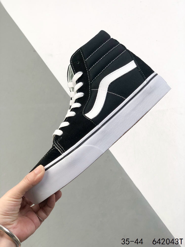 Vans Old Skool High-Top Sneakers: Fashionable, Durable, and Comfortable Shoes 4 i1746547614 1401 2
