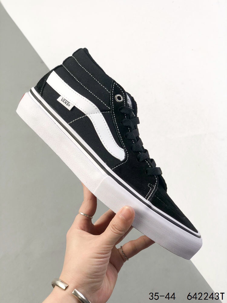 Vans Old Skool High-Top Sneakers - Stylish, Durable, and Comfortable Shoes 5 i1746547666 3720 3