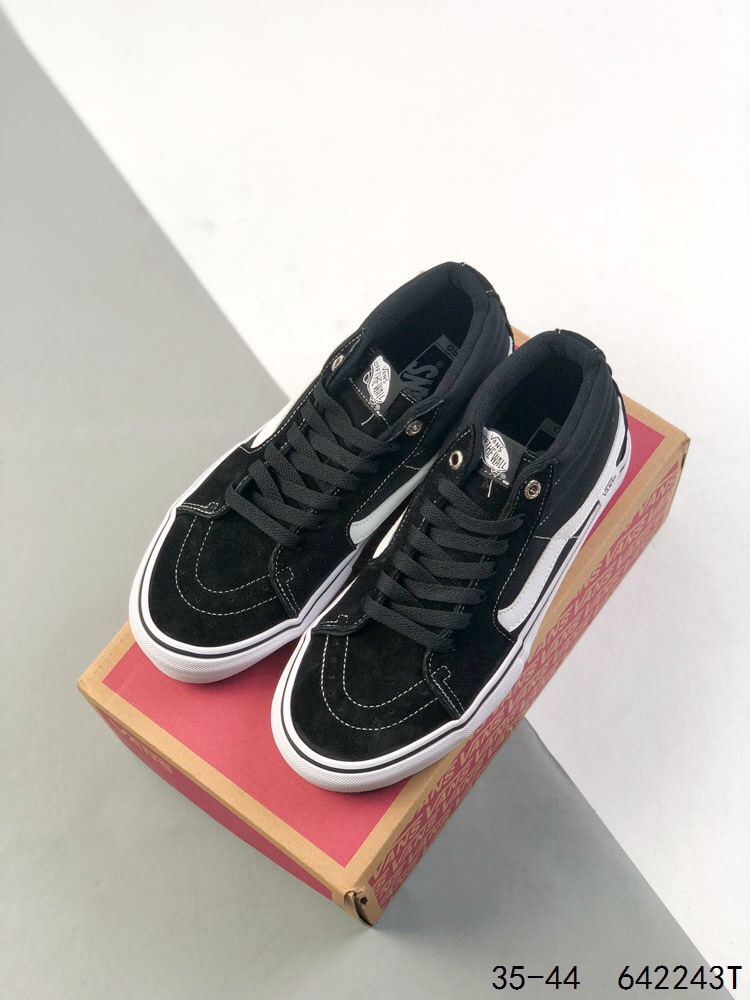 Vans Old Skool High-Top Sneakers - Stylish, Durable, and Comfortable Shoes 3 i1746547666 5590 1