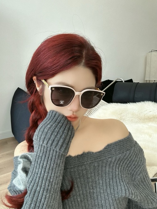 Chanel CH5557 Black Oversized Sunglasses for Women - UV Protection 1 Chanel CH5557 Black Oversized Sunglasses for Women - UV Protection