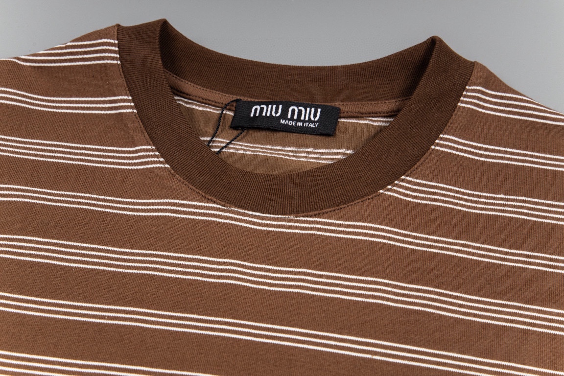 Miumi 高级极简系列 短袖T恤服装,男,女 5