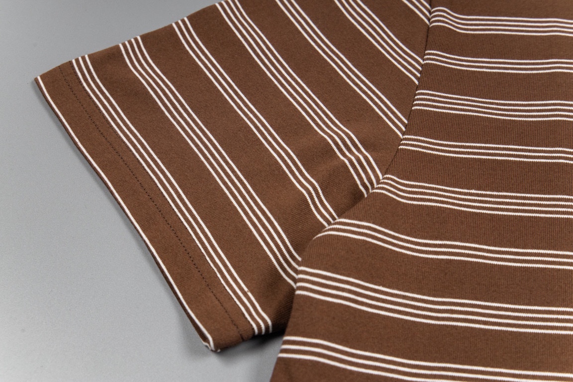 Miumi 高级极简系列 短袖T恤服装,男,女 8