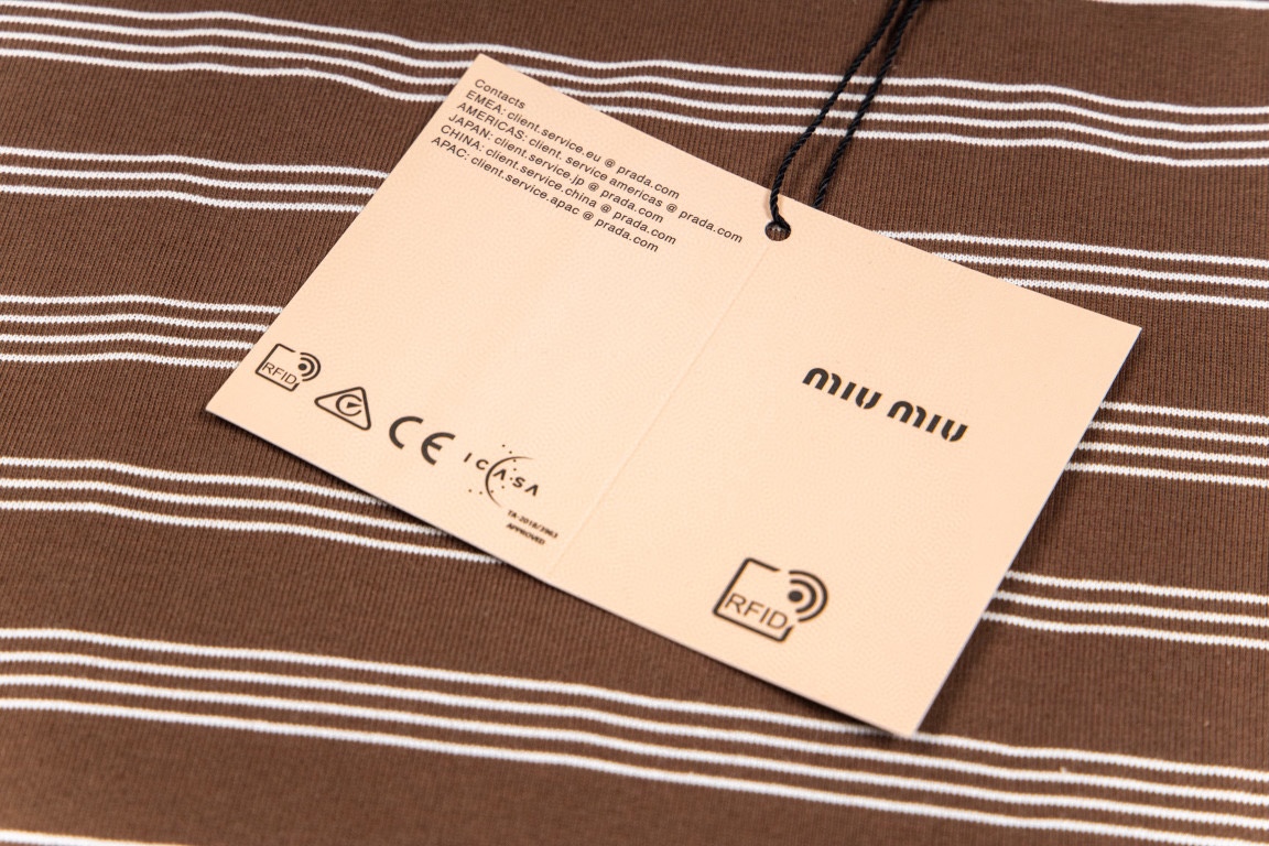 Miumi 高级极简系列 短袖T恤服装,男,女 4