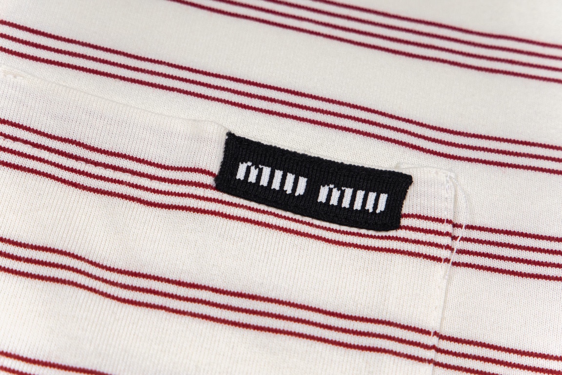 Miumi 高级极简系列 短袖T恤服装,男,女 7