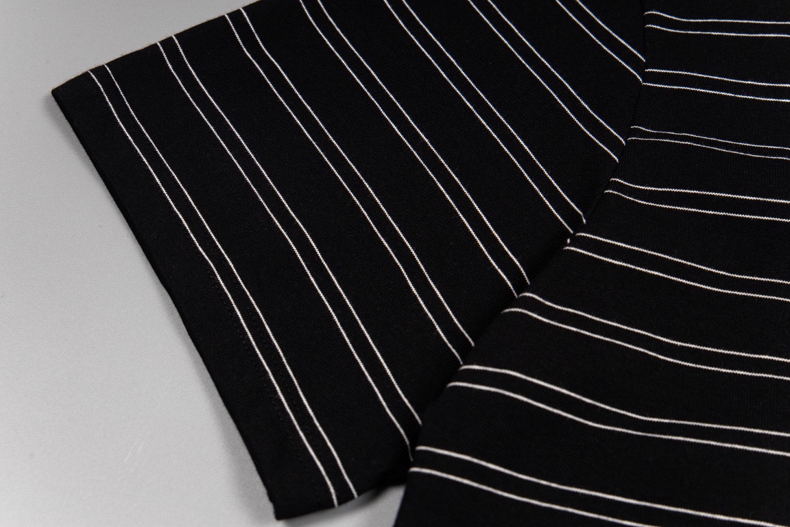 Miumi 高级极简系列 短袖T恤服装,男,女 8