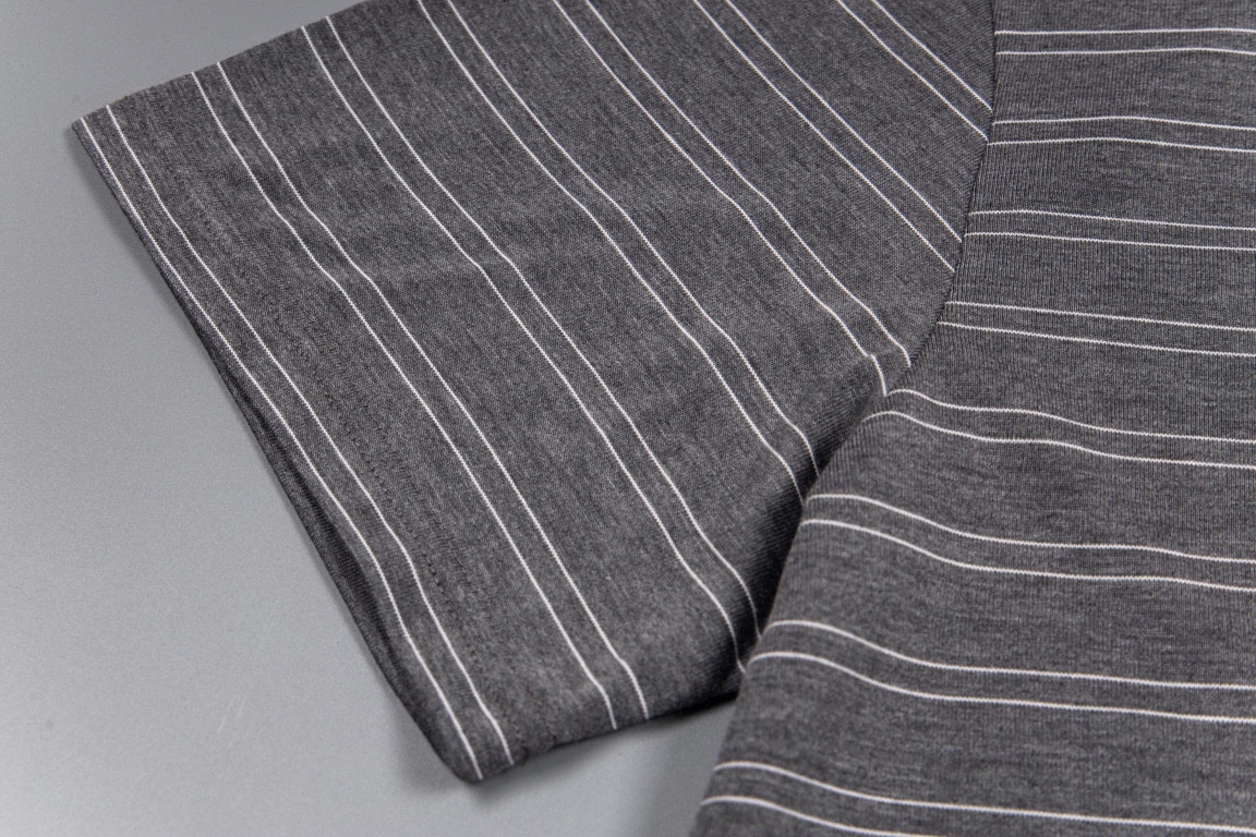 Miumi 高级极简系列 短袖T恤服装,男,女 8