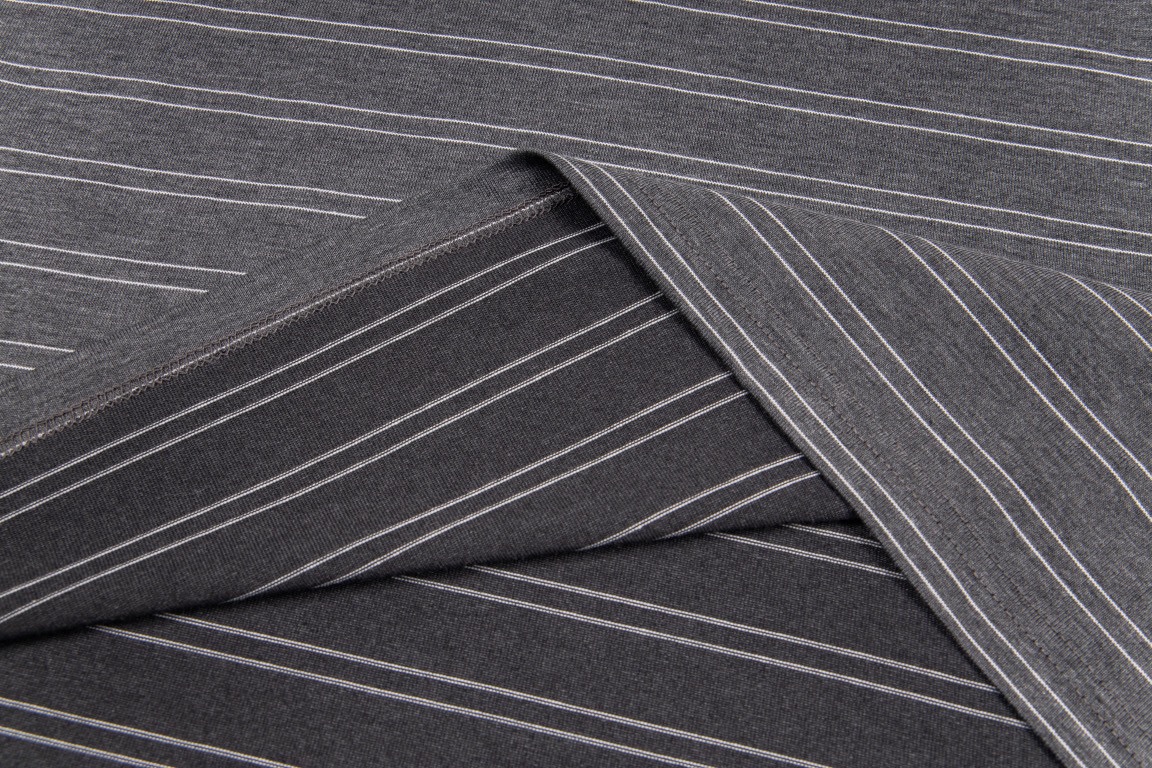 Miumi 高级极简系列 短袖T恤服装,男,女 9