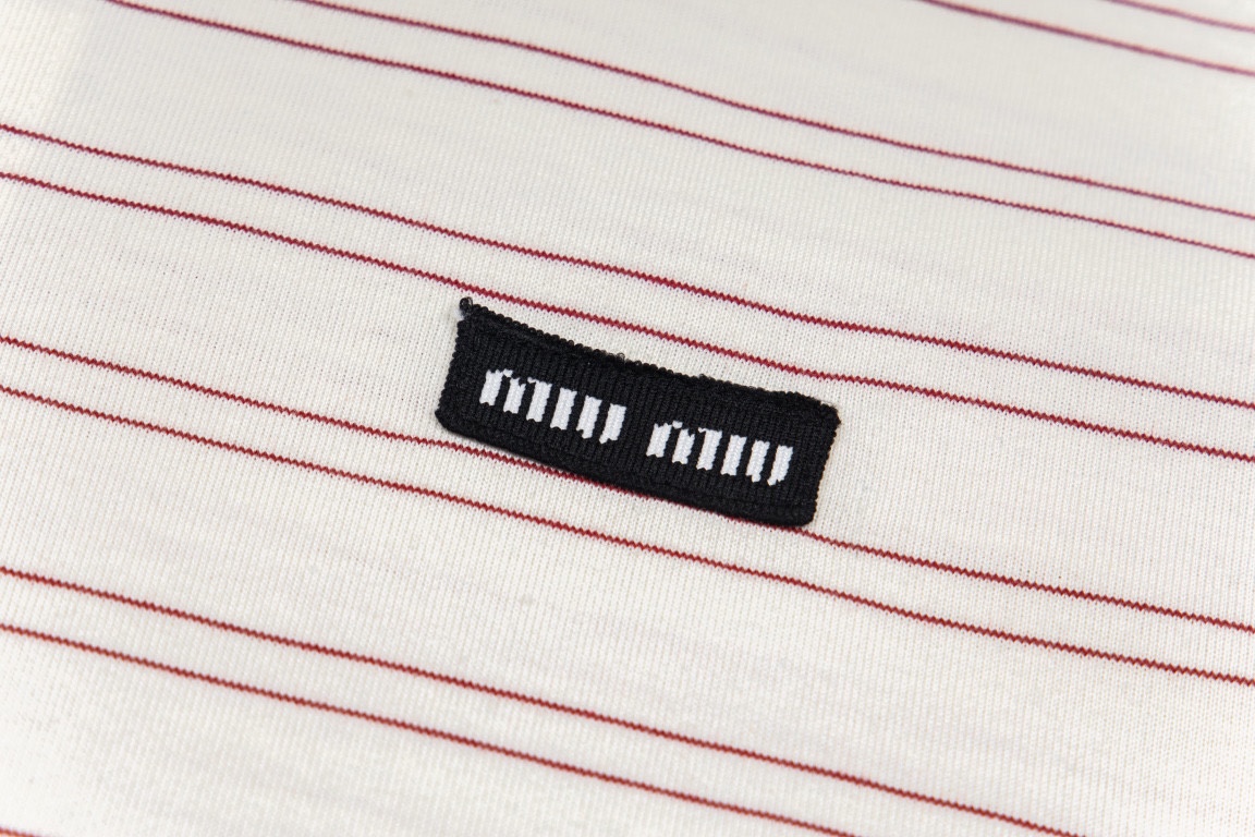 Miumi 高级极简系列 短袖T恤服装,男,女 7