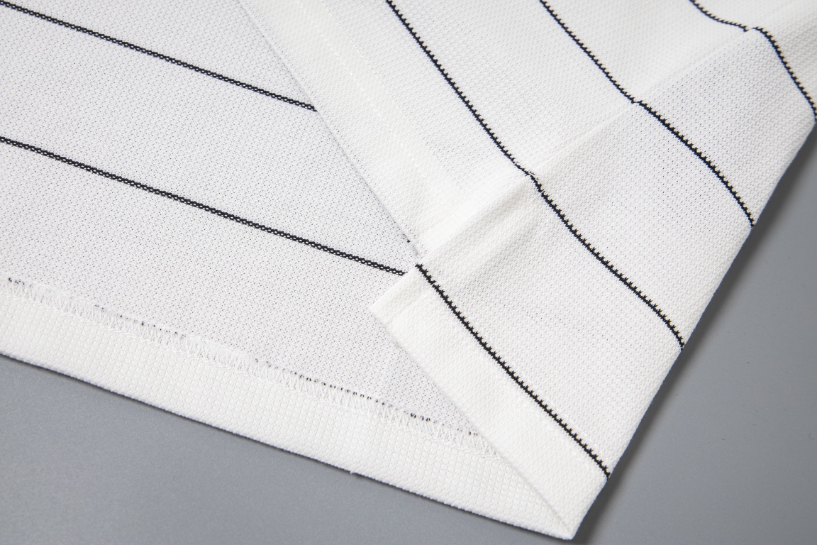 Saint Laurent 高级极简系列 短袖Tshirt服装,男,女 9