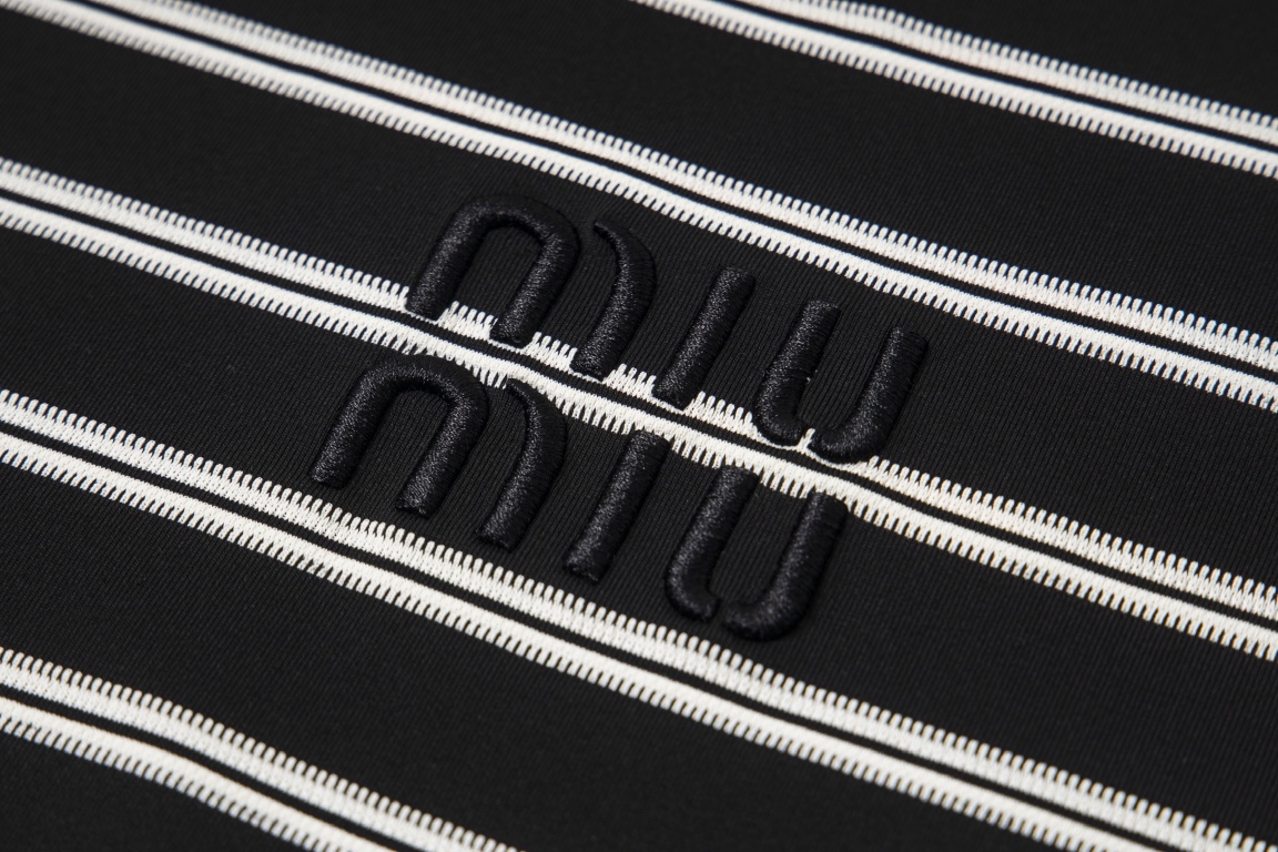 MIUMI 高级极简系列 短袖T恤服装,男,女 6