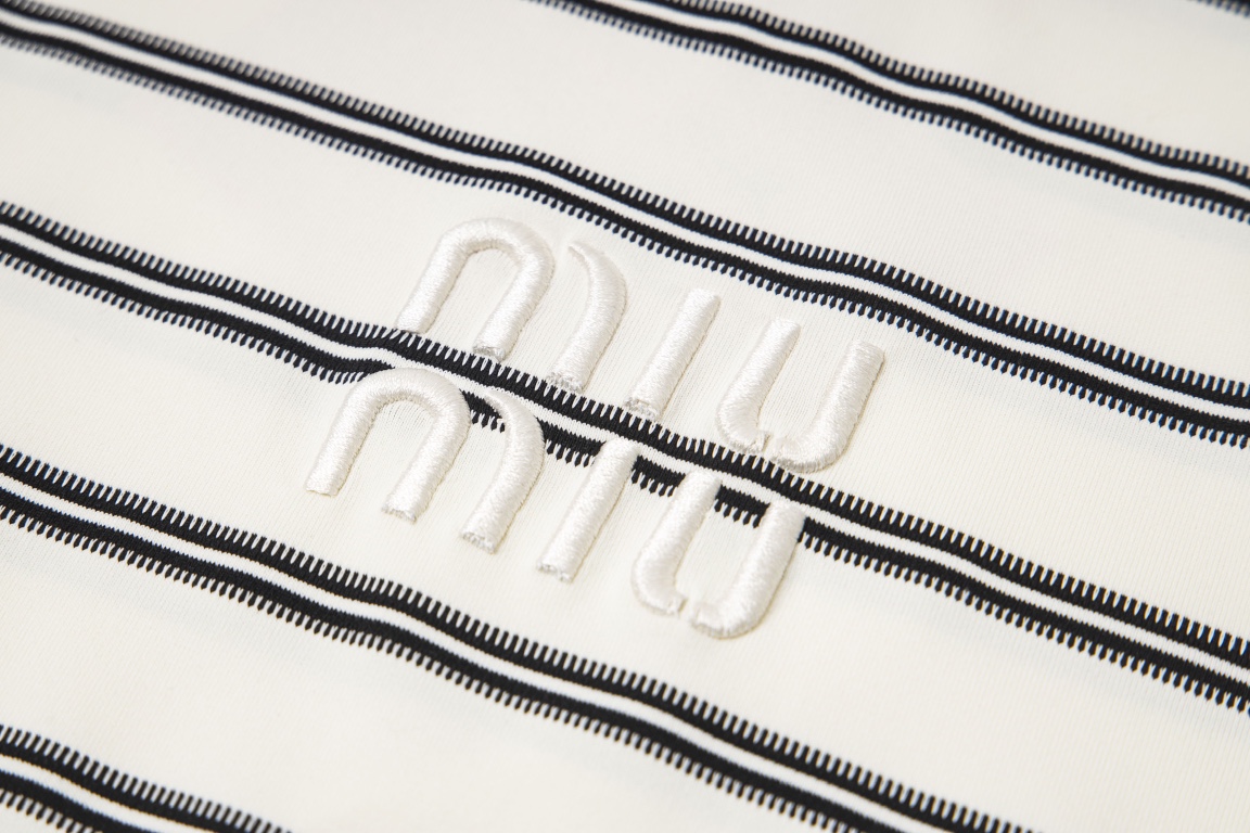 MIUMI 高级极简系列 短袖T恤服装,男,女 6