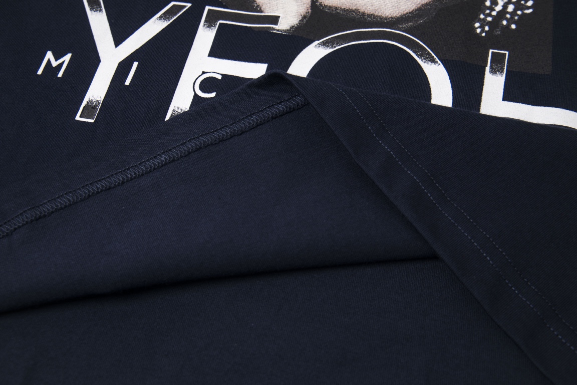 BALENCIAGA  T-shirt服装 9