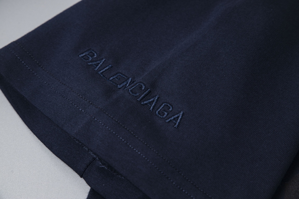 BALENCIAGA  T-shirt服装 8