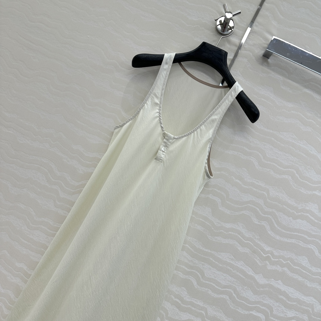 独家首发♥️原单品质，LM松弛感穿搭❤️ 莱赛尔干丝进口面料气质背心连衣裙！纸片人穿搭随性又时髦！定制斜