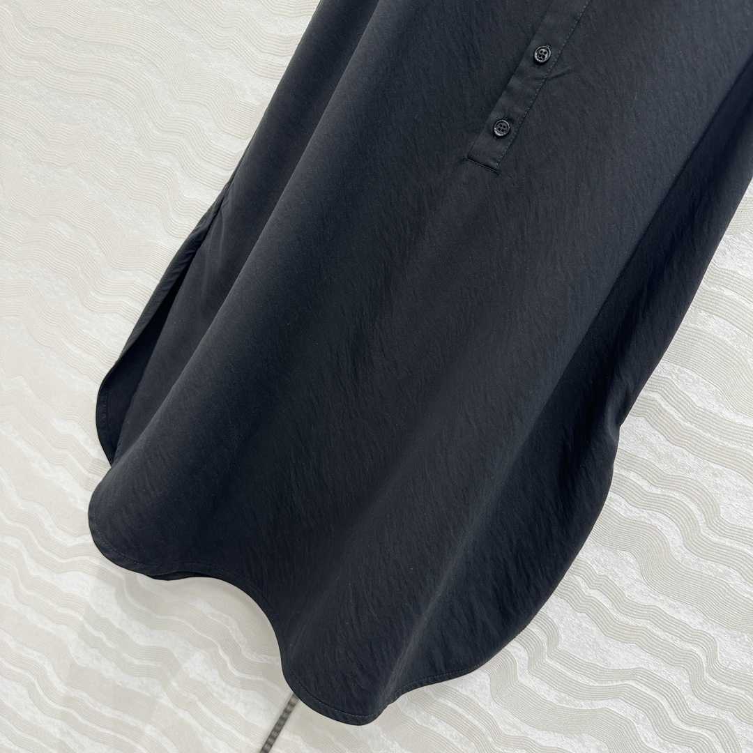 独家首发♥️原单品质，LM松弛感穿搭❤️ 莱赛尔干丝进口面料气质背心上衣！纸片人穿搭随性又时髦！定制斜裁