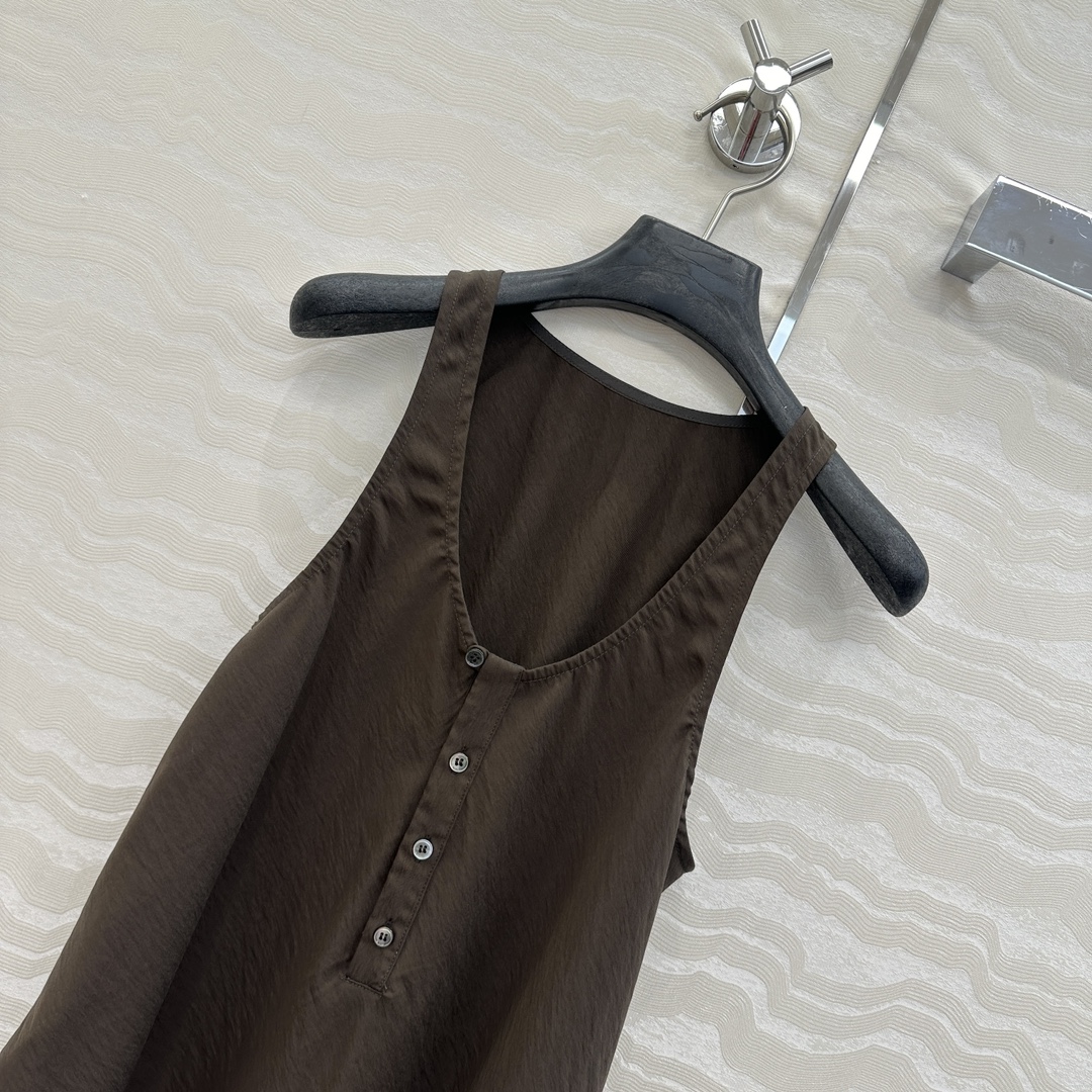 独家首发♥️原单品质，LM松弛感穿搭❤️ 莱赛尔干丝进口面料气质背心上衣！纸片人穿搭随性又时髦！定制斜裁