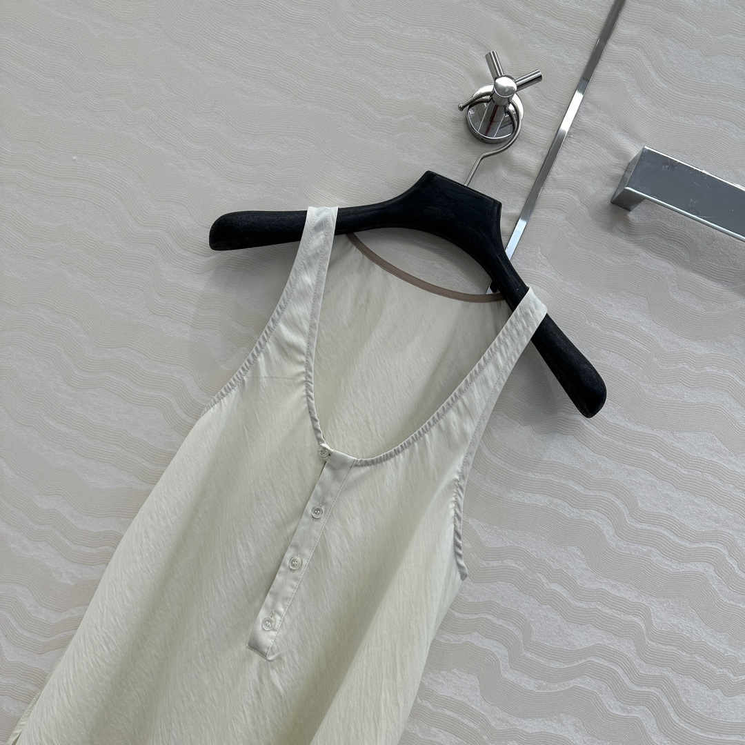 独家首发♥️原单品质，LM松弛感穿搭❤️ 莱赛尔干丝进口面料气质背心上衣！纸片人穿搭随性又时髦！定制斜裁