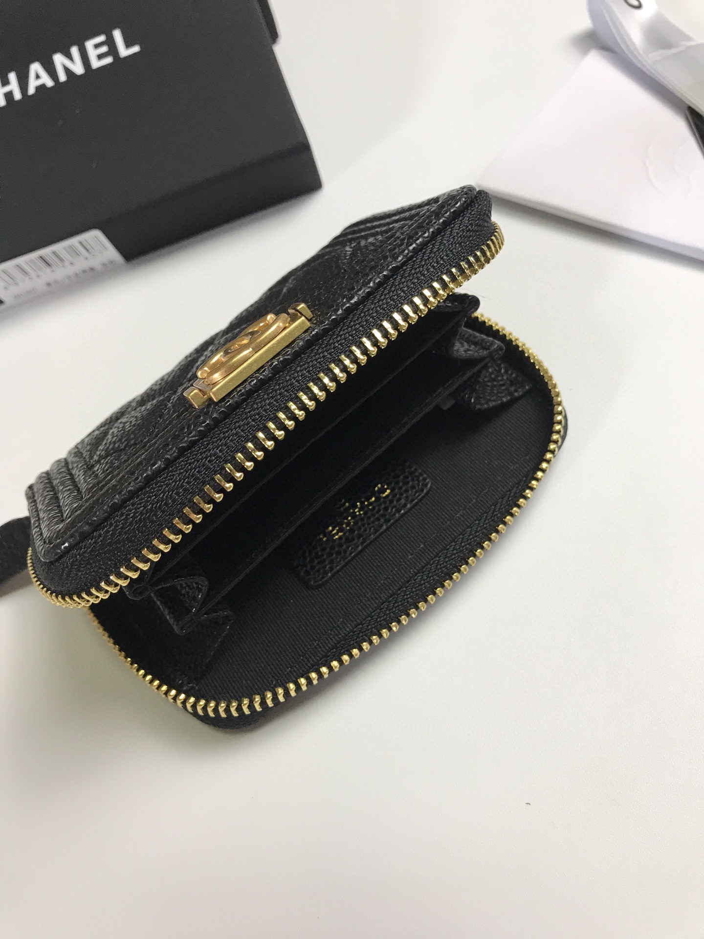 Chanel香奈儿魚子酱牛皮カードケース 高品質な専売品