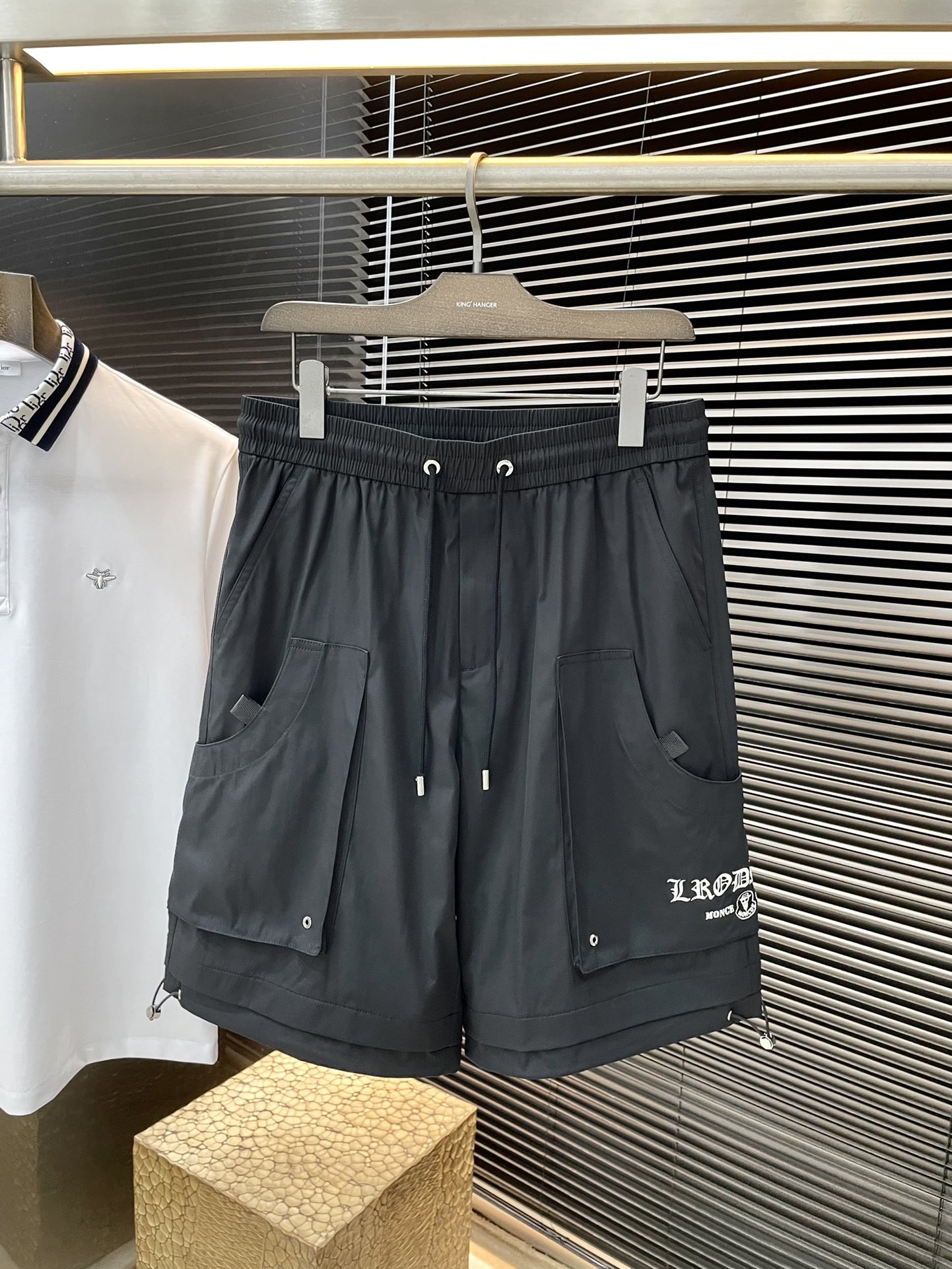 NO:161569,P Chrome Hearts 2025 spring and summer new style, the latest casual shorts. The original pants are casual and versatile, casual and lazy, high-end custom imported polyester fiber fabric, customized craftsmanship, and full of comfort. High-end and atmospheric, does the summer taste have? First choice. Code number M1 XXXL purchasing level...,,chrome hearts,chrome hearts, shorts, alexander wang19860909P  Chrome Hearts（克罗心）2025春夏季新款,最新休闲短裤.原版裤型上身休闲百搭、随性慵懒范,高级定制进口聚脂纤维面料,订制工艺 舒适感爆棚.高端大气,夏天的味道有没有,首选 .码数 M一XXXL代购级别……,,chrome hearts,chrome hearts,shorts,alexander wang,Men's clothing