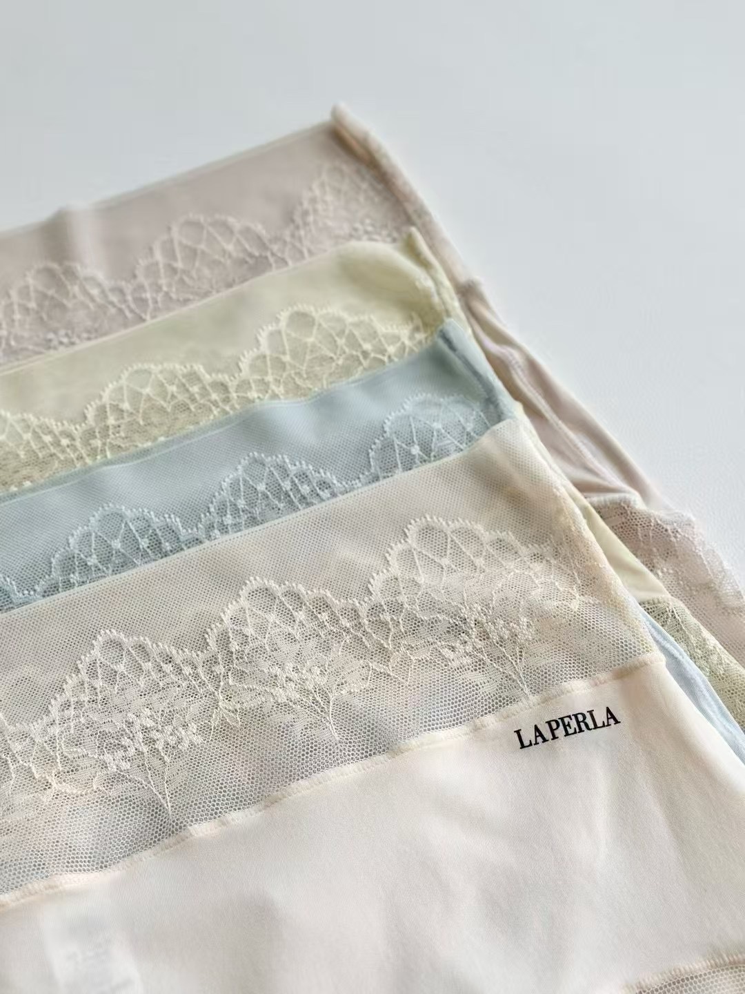 LAPERLA High-Waisted Ice Silk Panties - Seamless Comfort and Style 3 i1746600024 5638 1